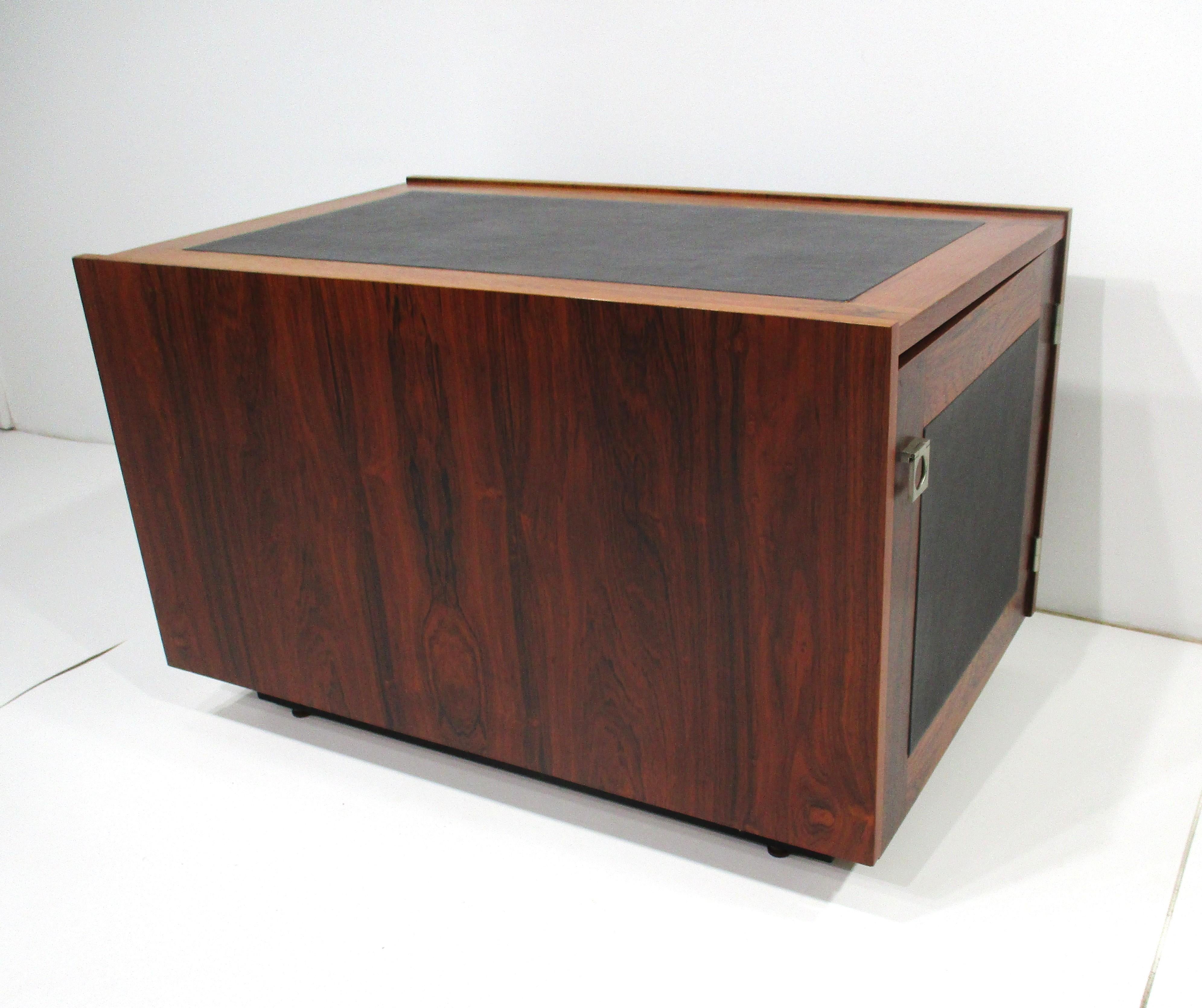Johanner Sorth Rosewood Side Table Cube by Bornholm Denmark In Good Condition For Sale In Cincinnati, OH