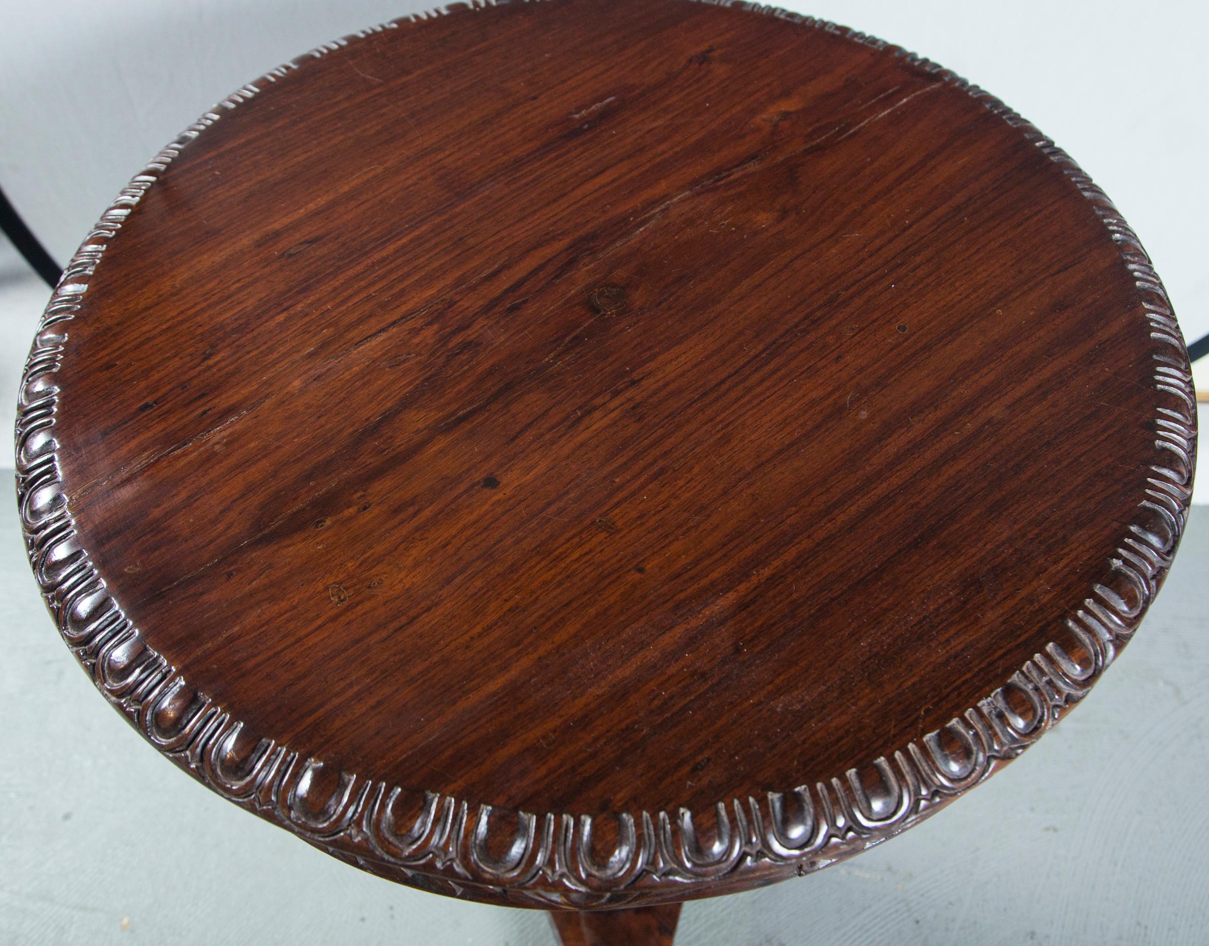 Rosewood Side Table In Excellent Condition For Sale In Stamford, CT