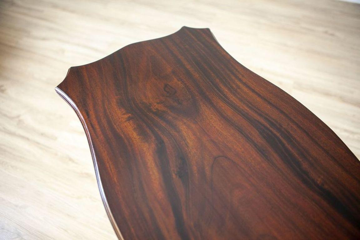 Table d'appoint en bois de rose du début du 20e siècle fini à la gomme-laque en vente 1