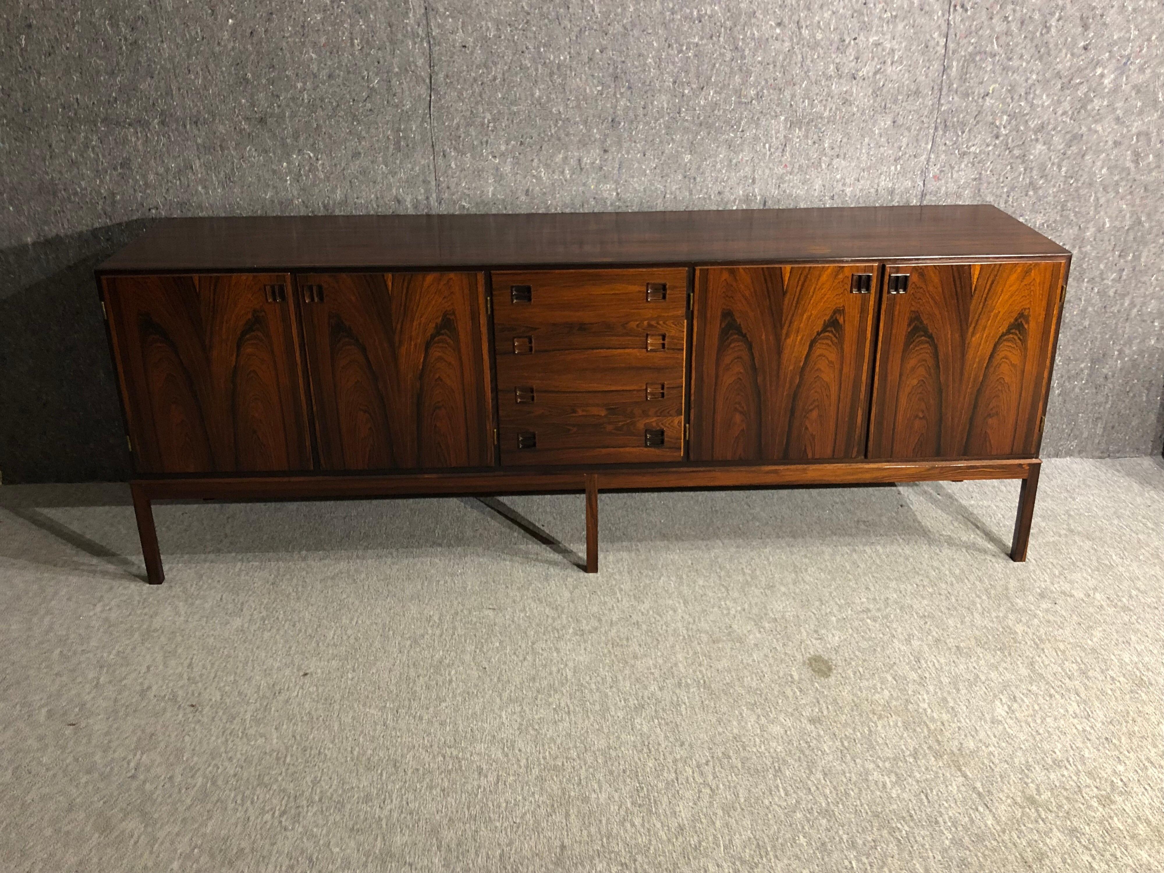 Sideboard aus Palisanderholz von Bernhard Petersen, Dänische Moderne der Mitte des Jahrhunderts (Rosenholz) im Angebot