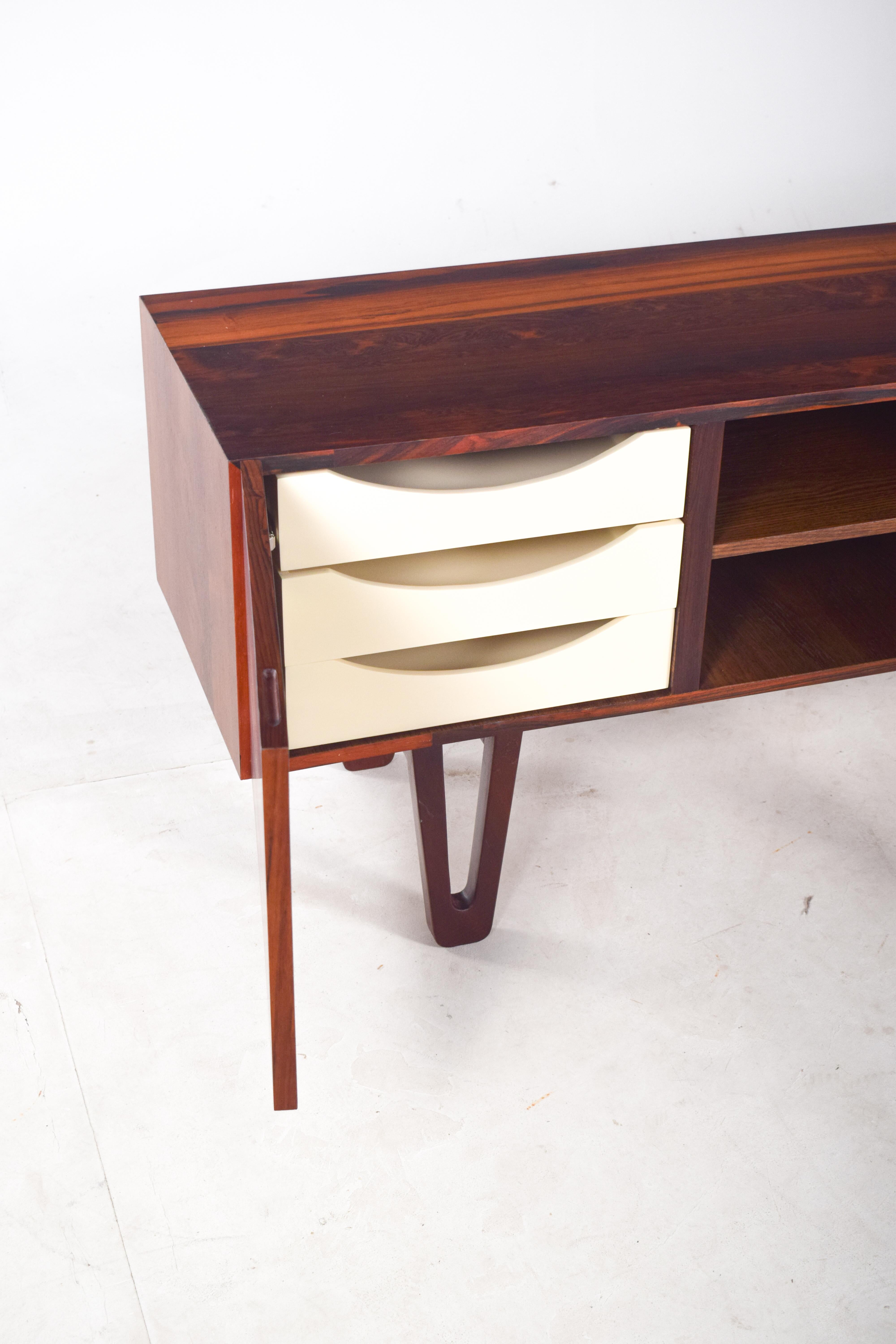 Aparador de palisandro by Dustwood Serie 7 en venta 2