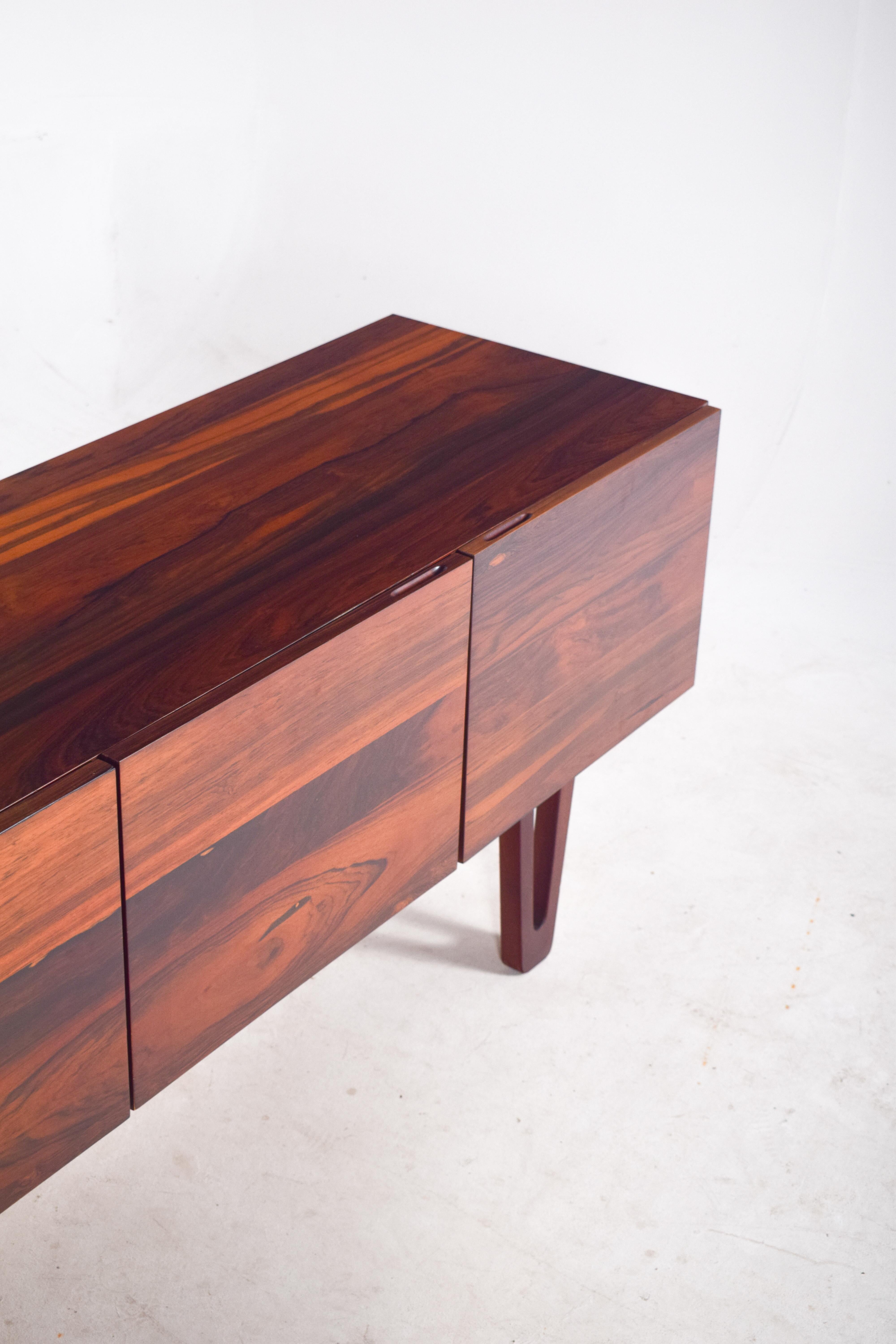 Fait main Buffet en bois de rose de Dustwood 7 série en vente