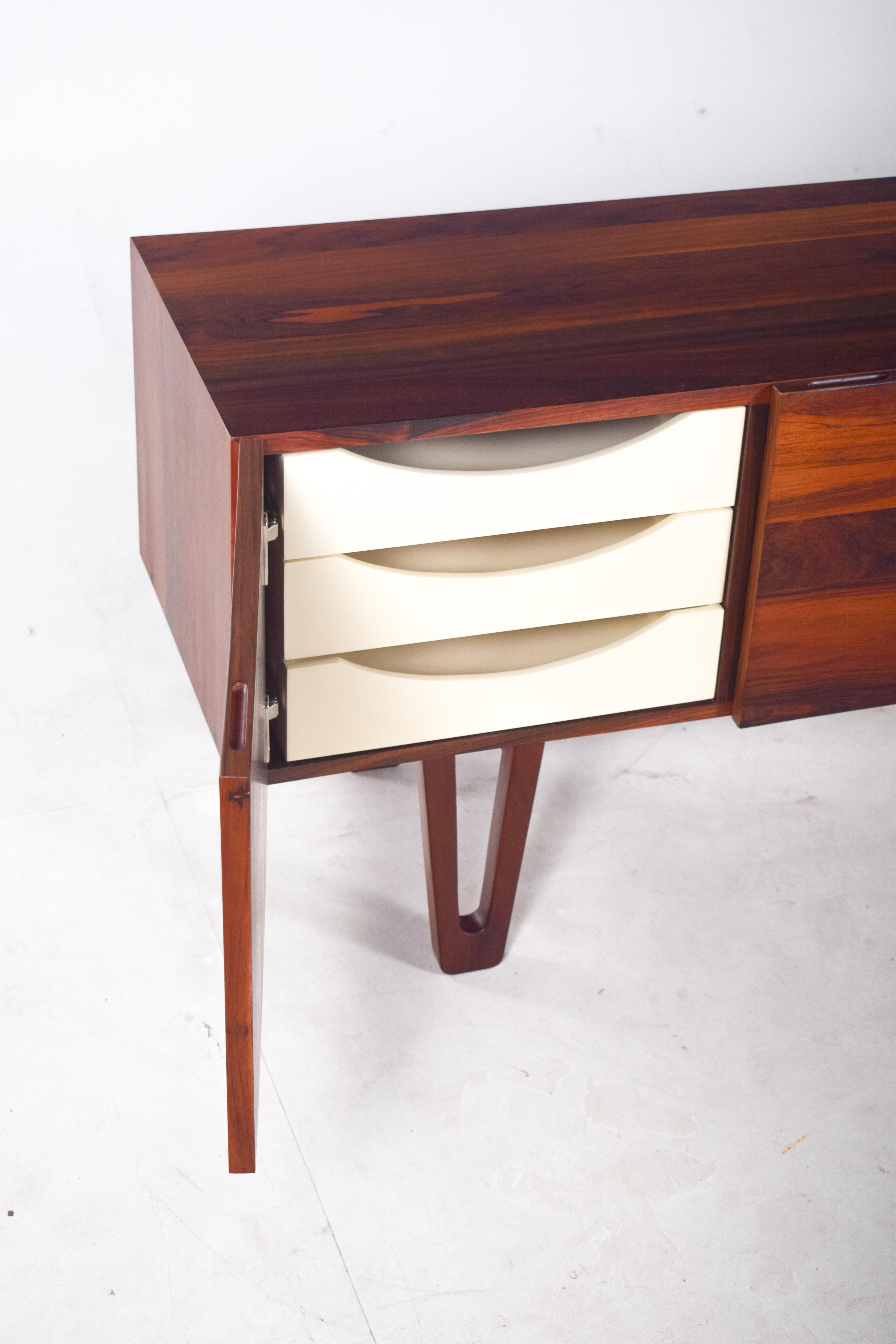 Buffet en bois de rose de Dustwood 7 série Neuf - En vente à Lisboa, Lisboa