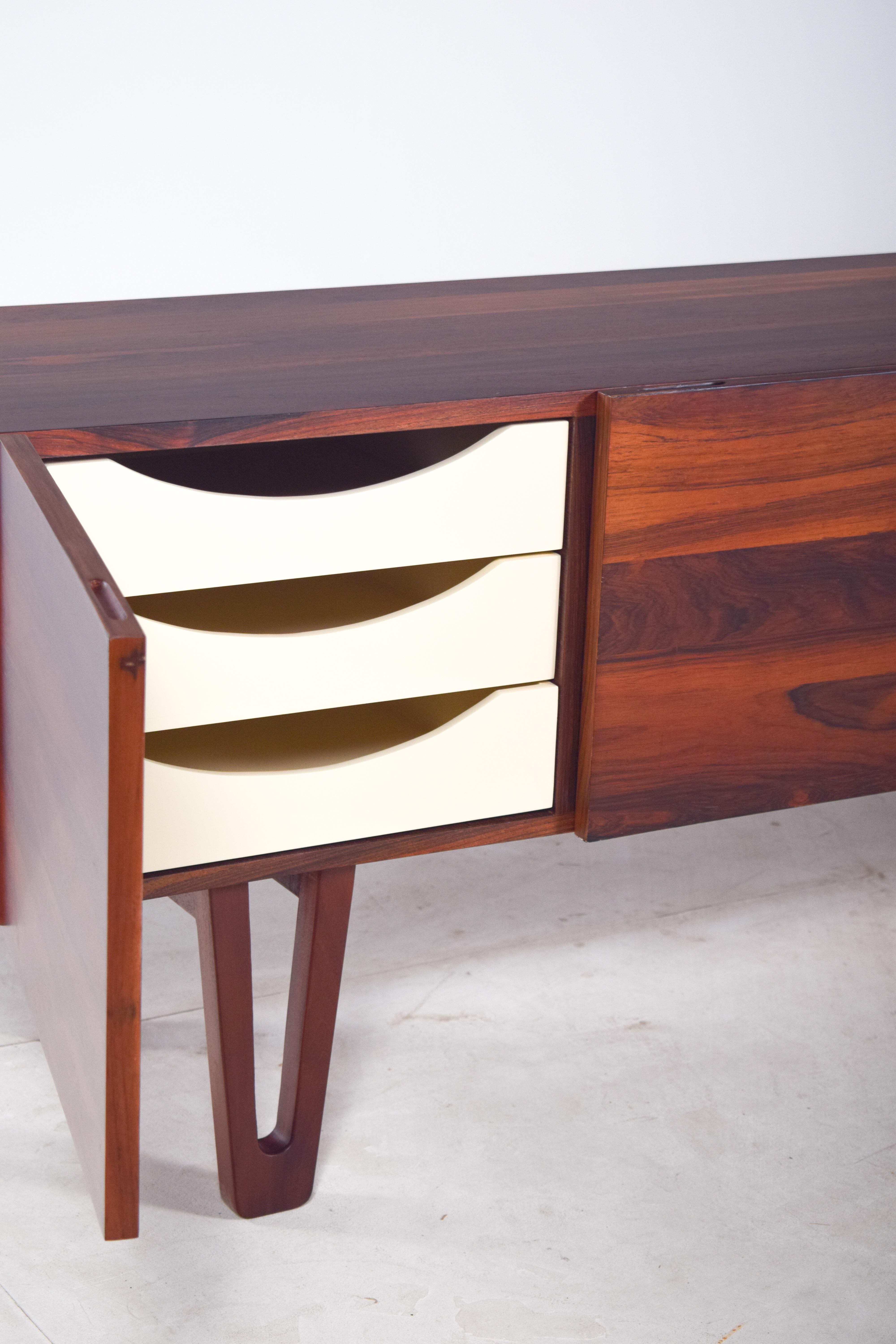 XXIe siècle et contemporain Buffet en bois de rose de Dustwood 7 série en vente