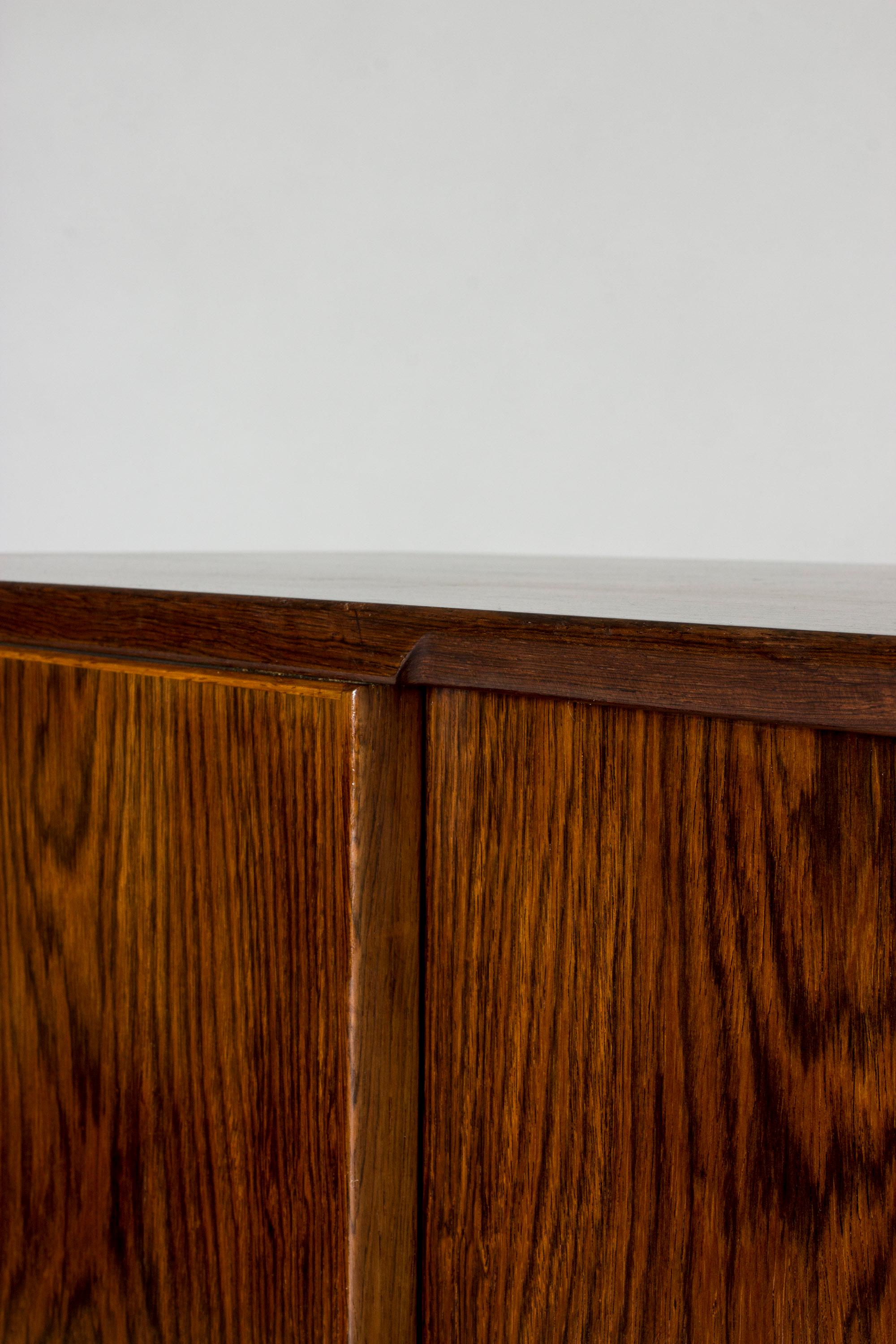 Credenza in palissandro di Henry Rosengren Hansen per Brande Møbelindustri, Danimarca. in vendita 3