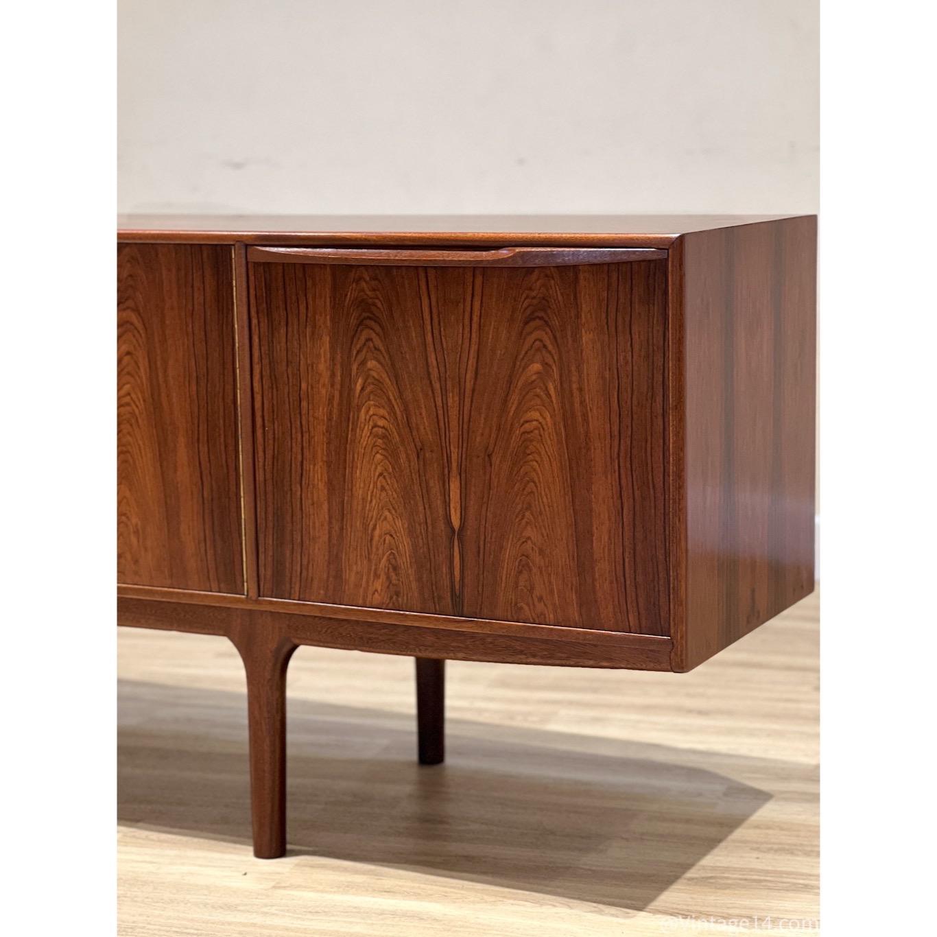 Rosewood sideboard by McIntosh, 1970 For Sale 7