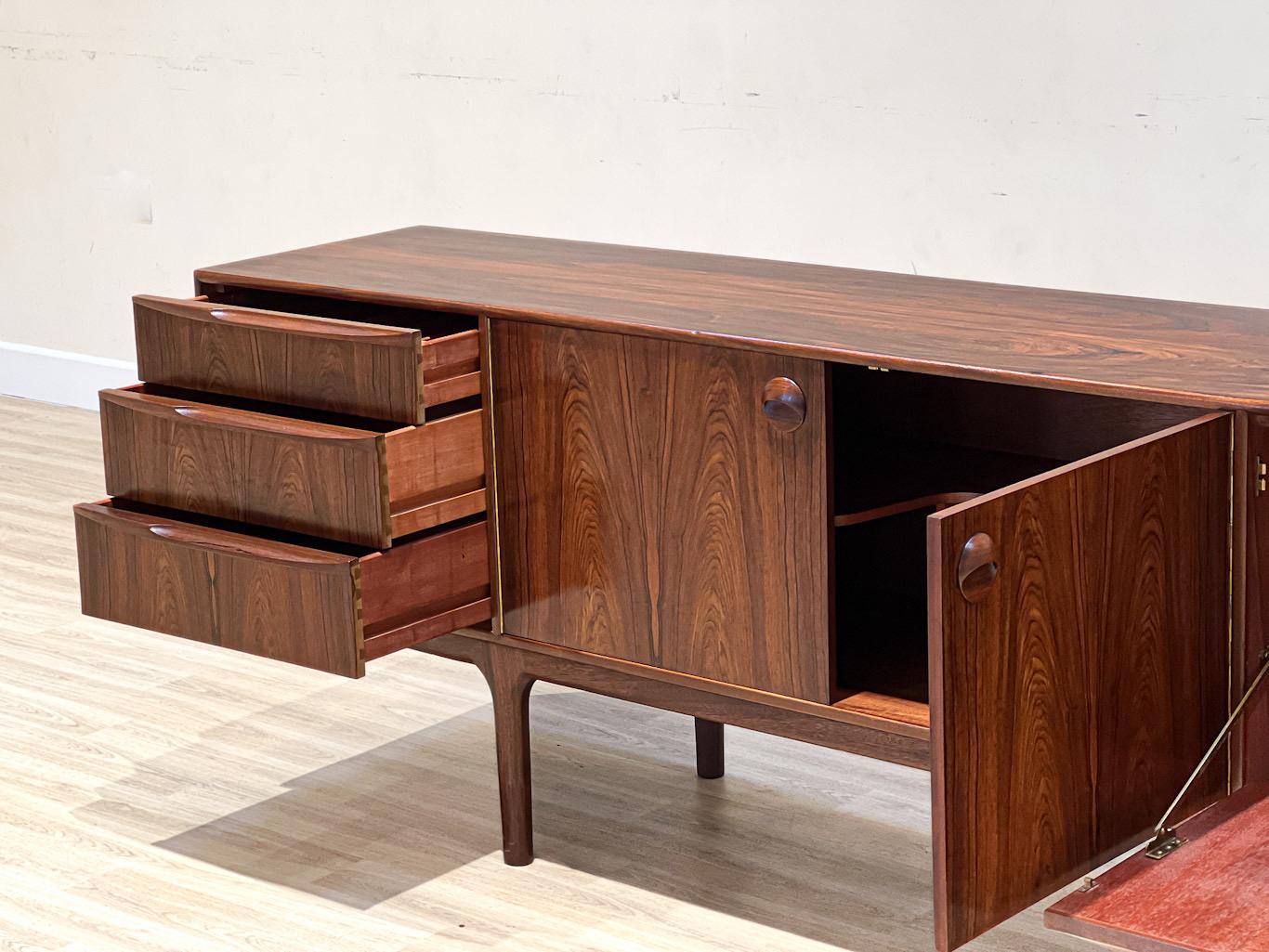 Rosewood sideboard by McIntosh, 1970 For Sale 2