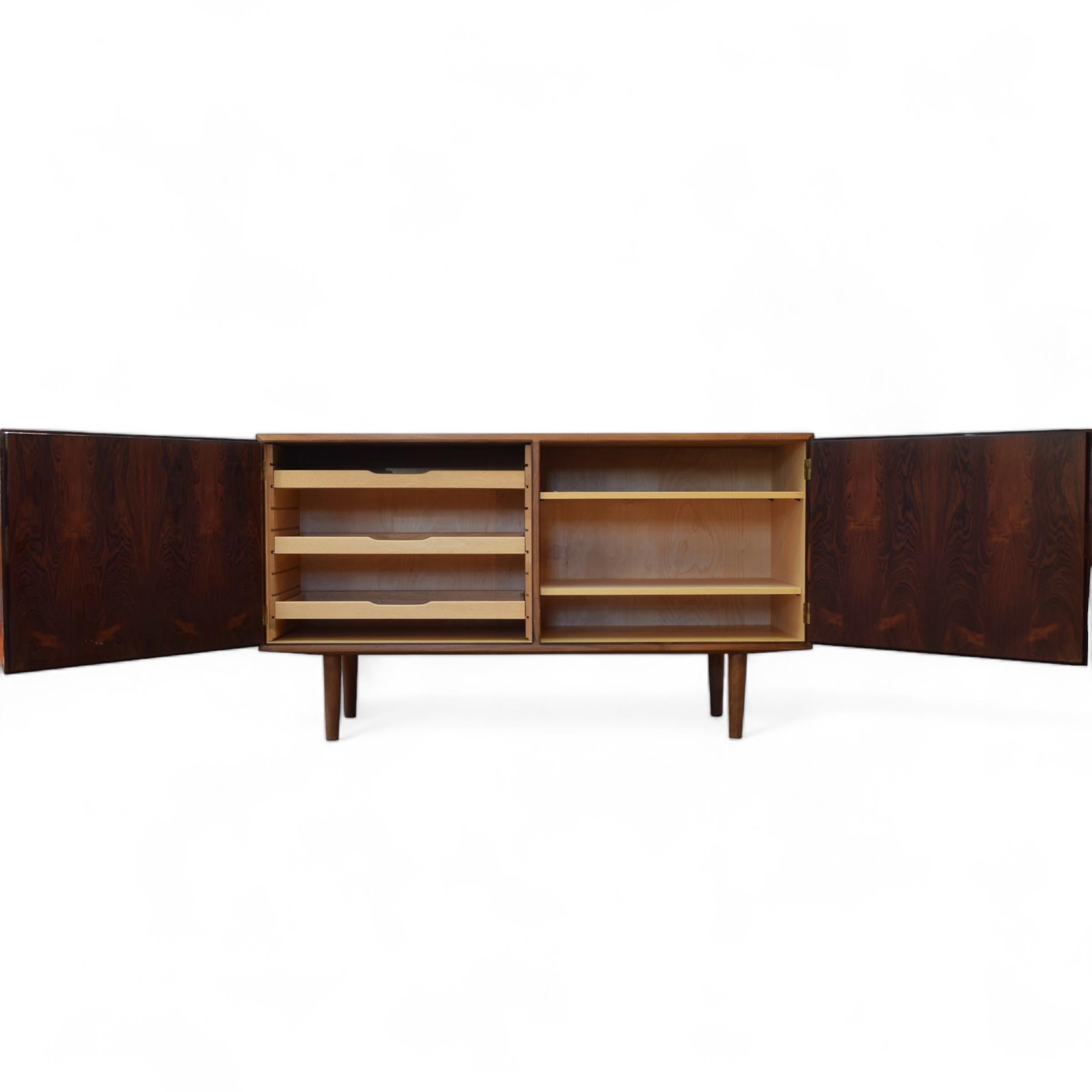 Mid-Century Modern Enfilade en bois de rose de Poul Hundevad en vente