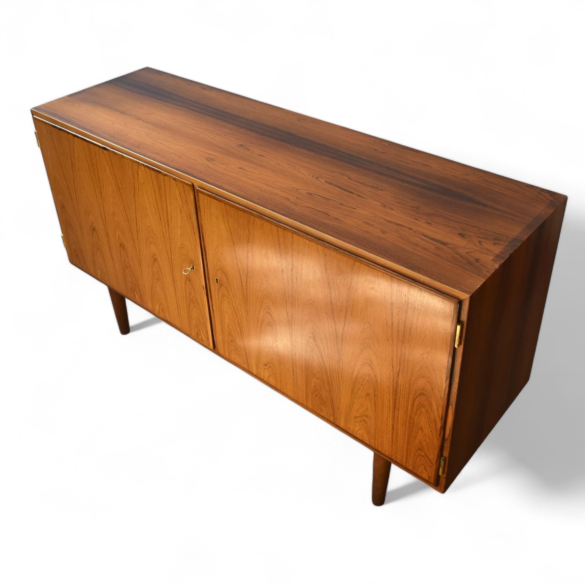 Enfilade en bois de rose de Poul Hundevad en vente 1