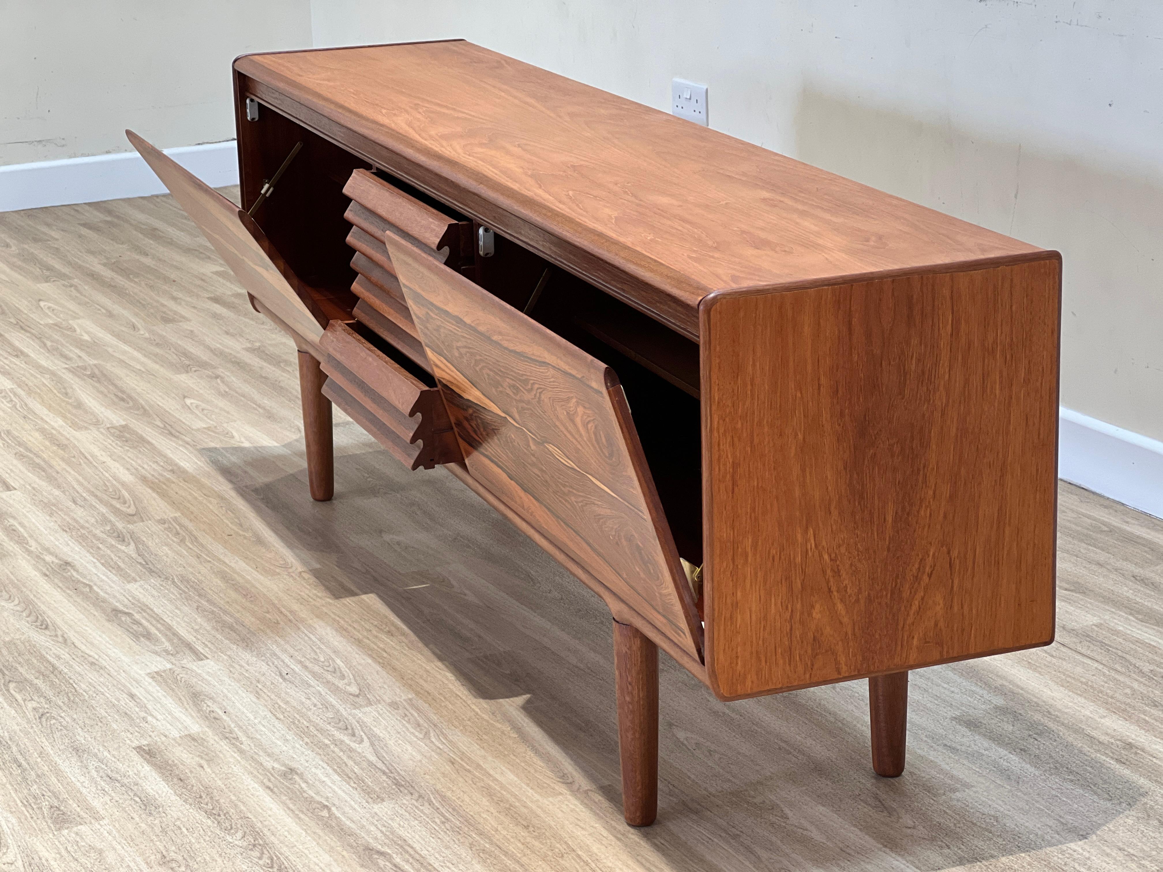 20th Century Rosewood sideboard by White and Newton, England 1960 For Sale