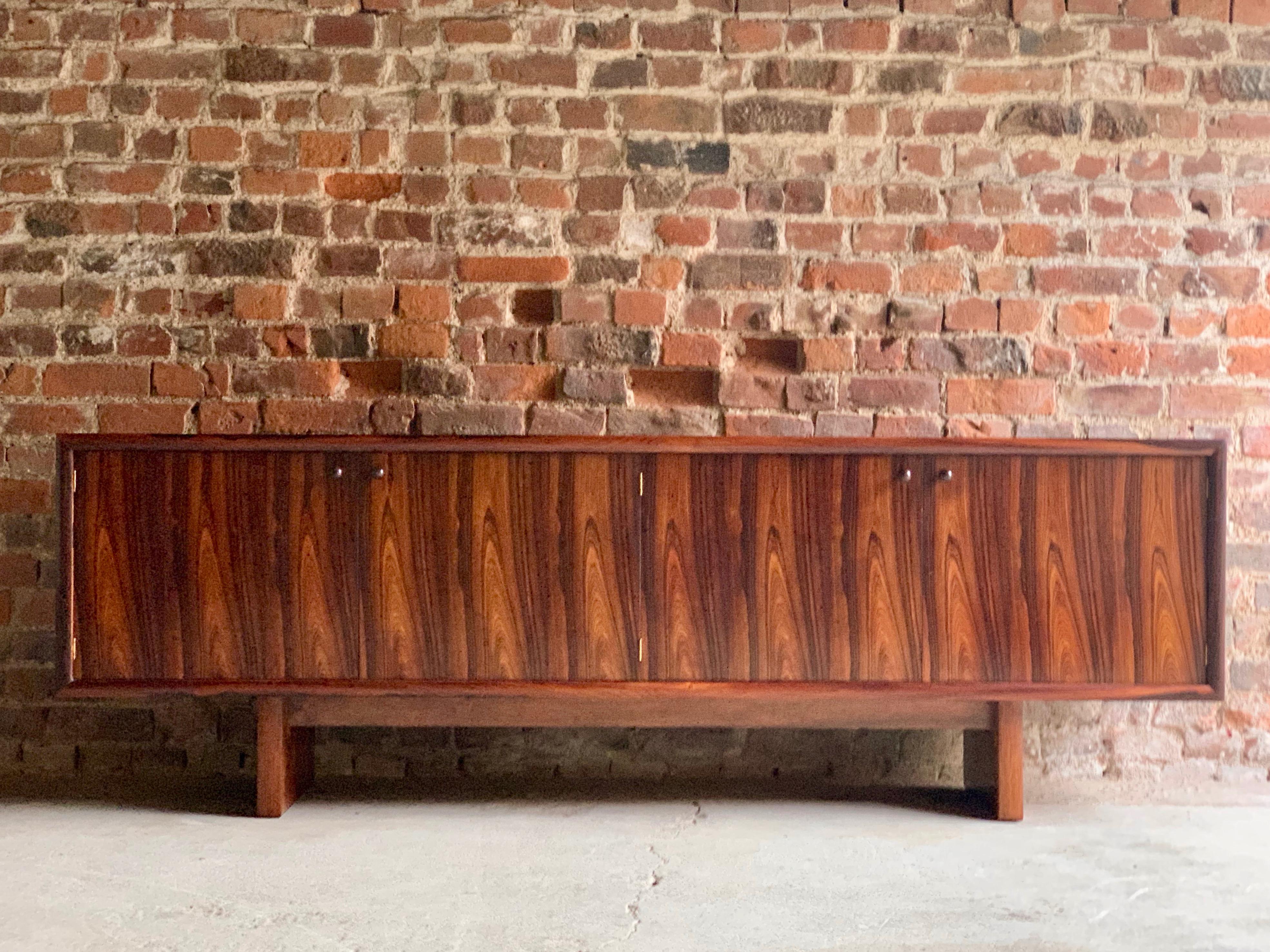 Rosewood Sideboard or Buffet Gordon Russell Martin Hall Marlow Range, 1970 2