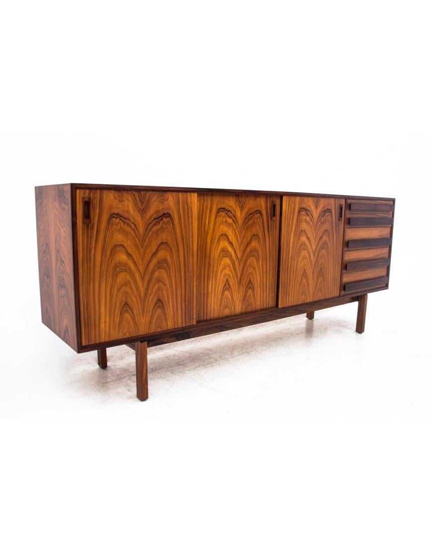 Credenza in palissandro, Danimarca, anni '60 Dopo il restauro. In condizioni buone in vendita a Chorzów, PL