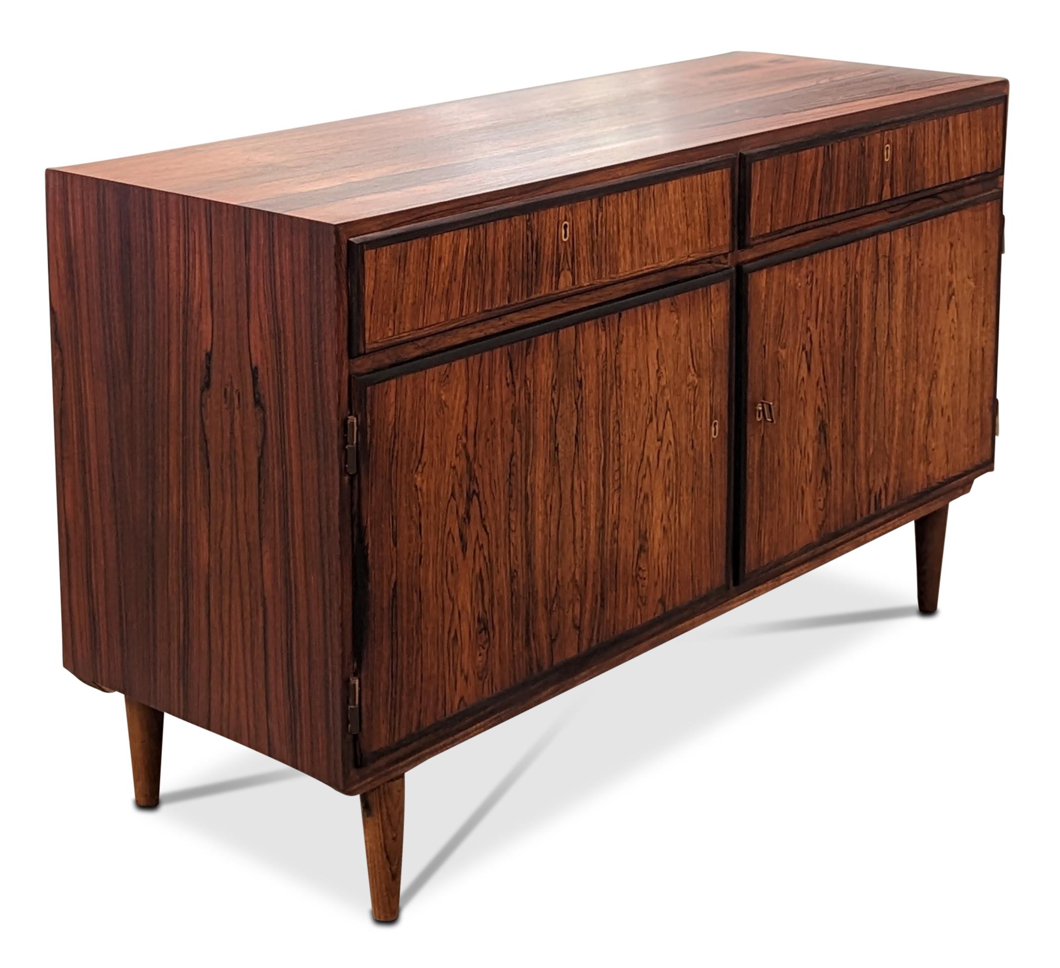 Mid-Century Modern Rosewood Sideboard / Media Unit, Vintage Danish Mid-Century 122251