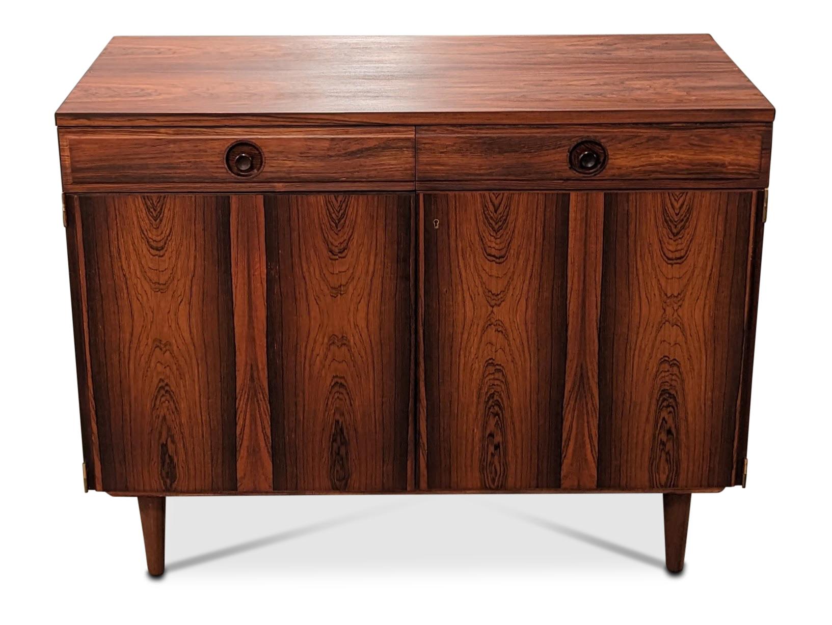 Mid-20th Century Rosewood Sideboard / Media Unit, Vintage Danish, Mid-Century, 122252