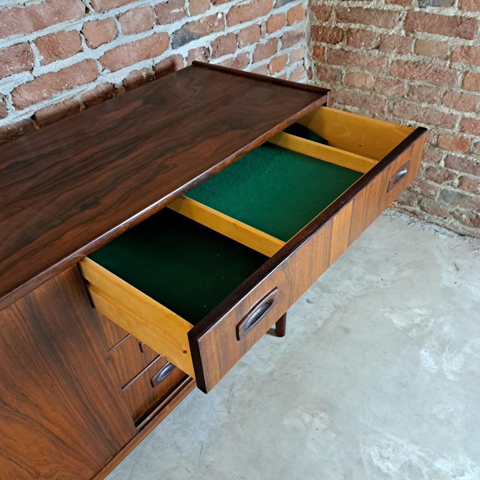 Credenza in palissandro con cassettiera, Danimarca, 1960 In condizioni buone in vendita a Torino, IT