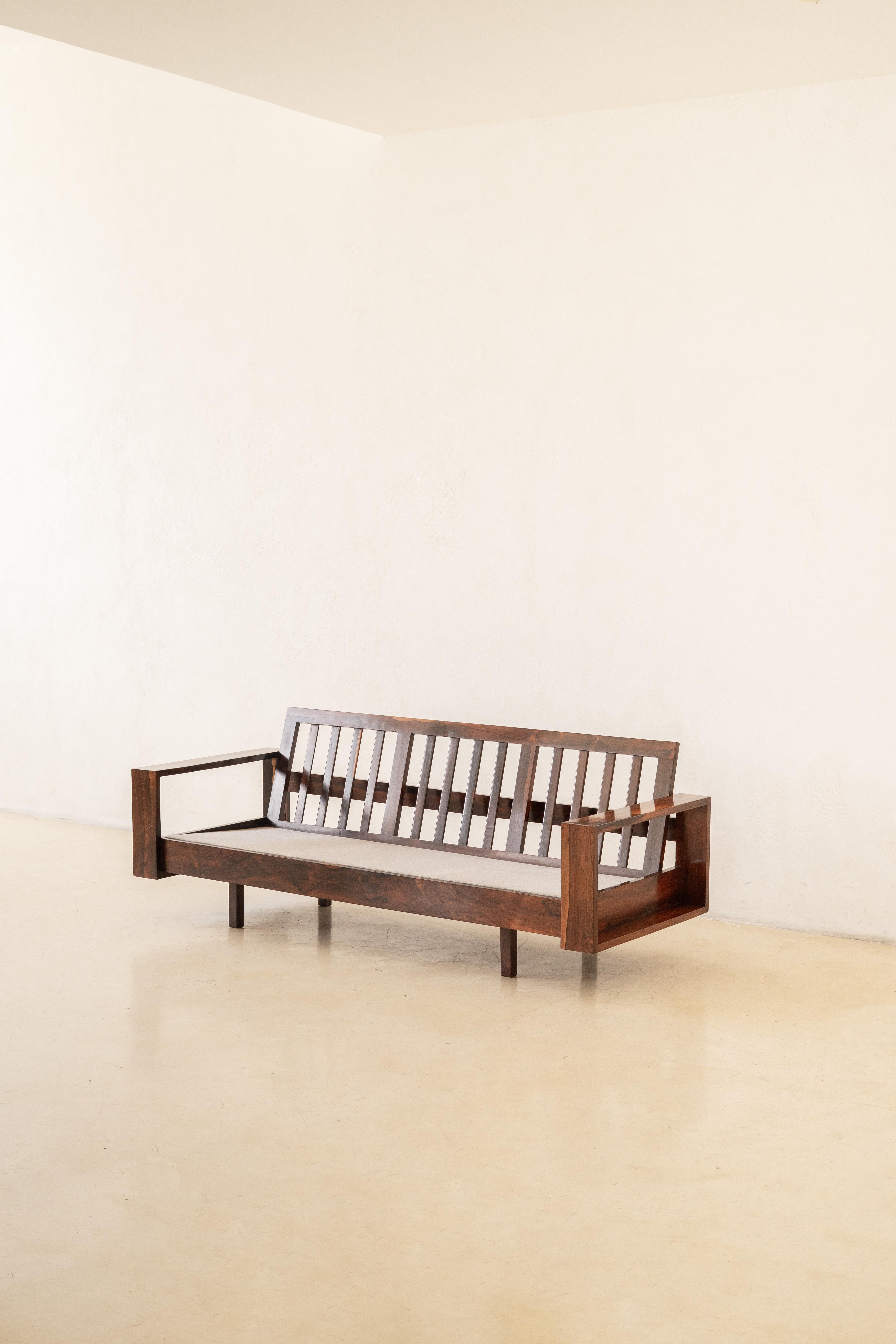 Mid-Century Modern Rosewood Sofa by Fatima Arquitetura e Interiores, Brazilian Midcentury, 1960s For Sale