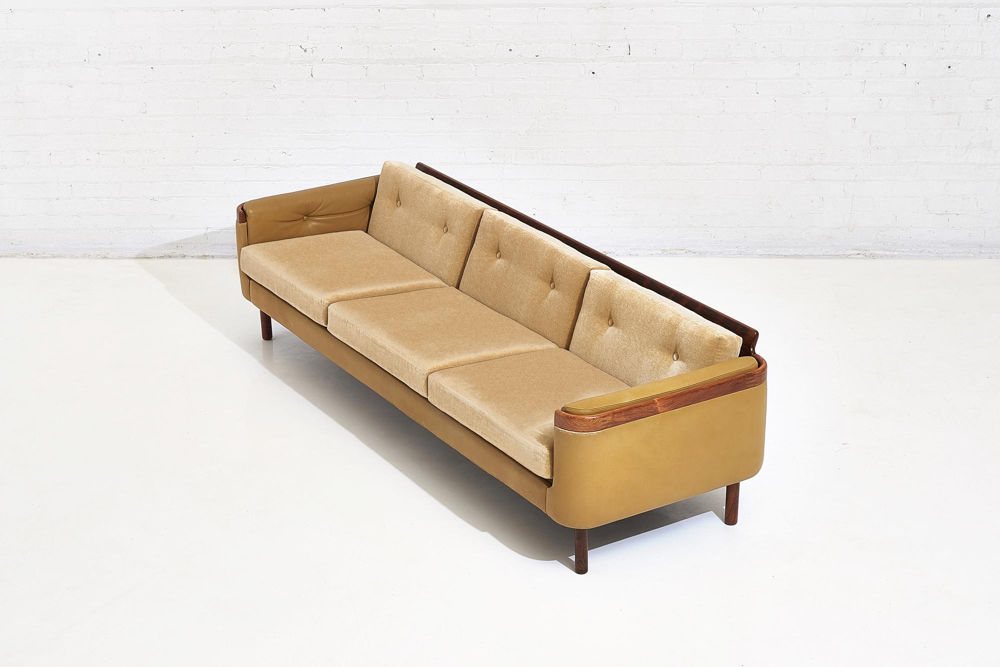 Rosewood Sofa by Sigurd Resell for Vatne Mobler, 1960 In Good Condition In Chicago, IL
