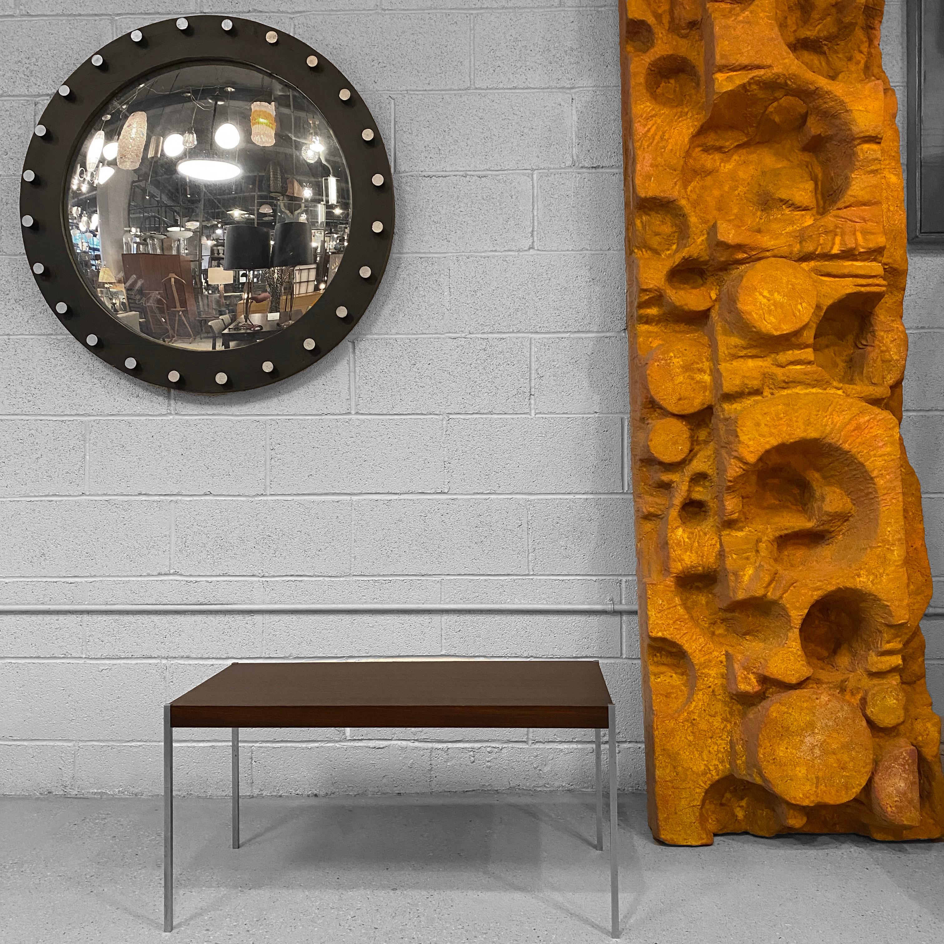 Scandinave moderne Table basse en bois de rose et acier par Uno & sten Kristiansson pour Luxus en vente