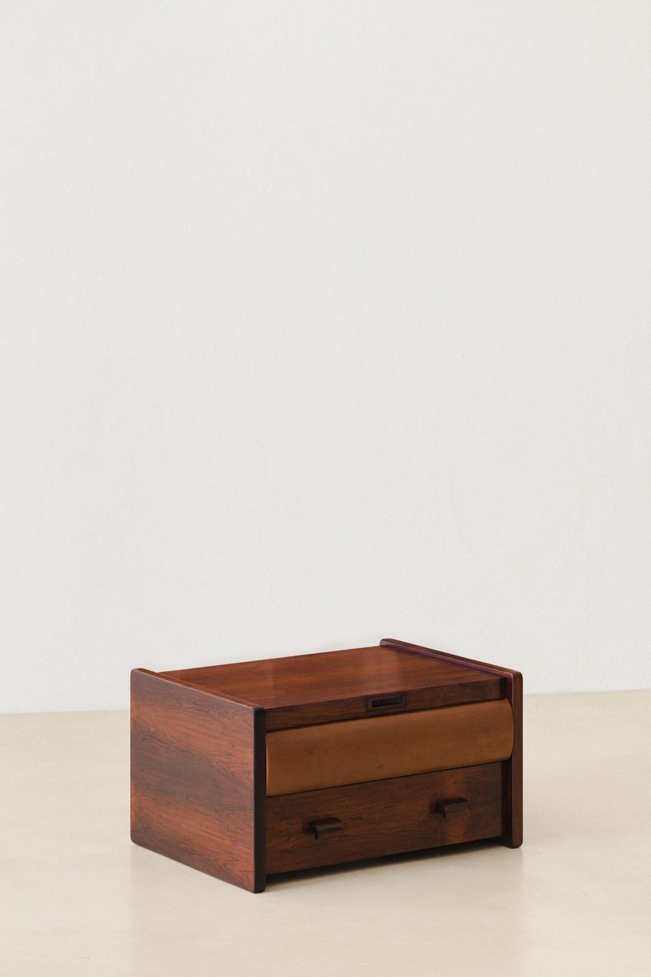 Rosewood Storage Chest by Celina Decoracoes, 1960s, Midcentury Brazilian Design In Good Condition For Sale In New York, NY