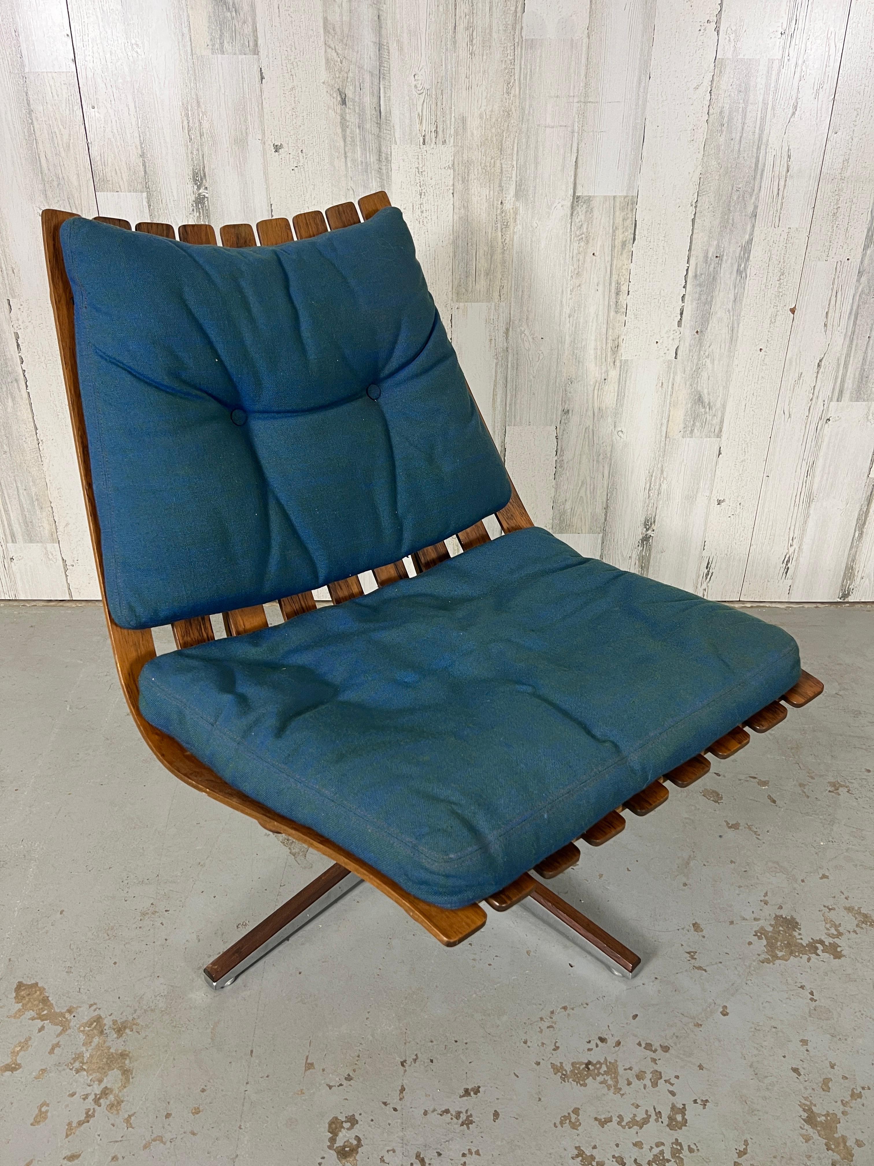 Scandinave moderne Chaise longue pivotante de Hans Brattrud pour Georg Eknes en vente