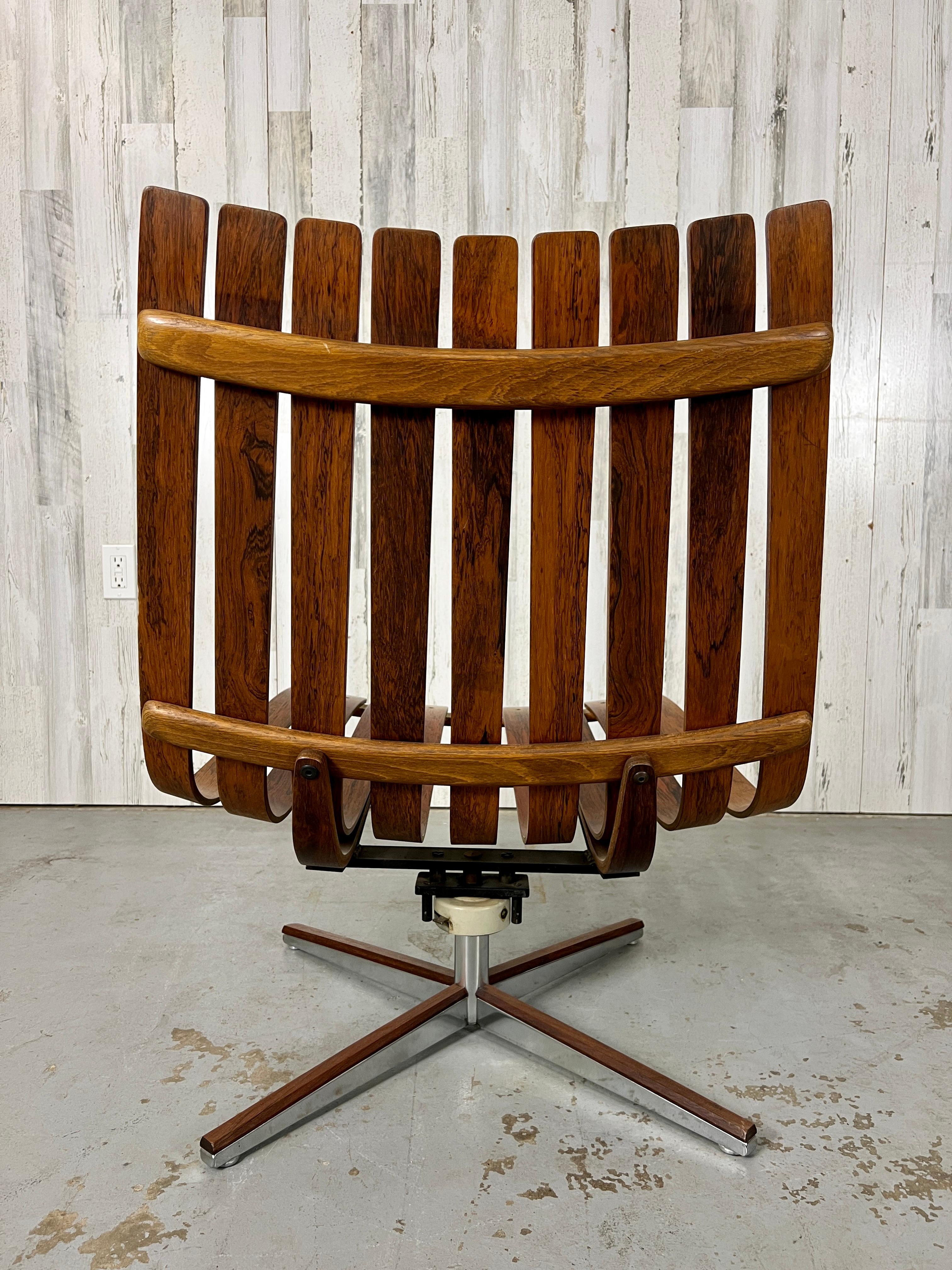 Rosewood Swivel Lounge Chair by Hans Brattrud for Georg Eknes For Sale 1