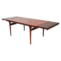 Table en bois de rose par Ib Kofod Larsen, design des années 1960