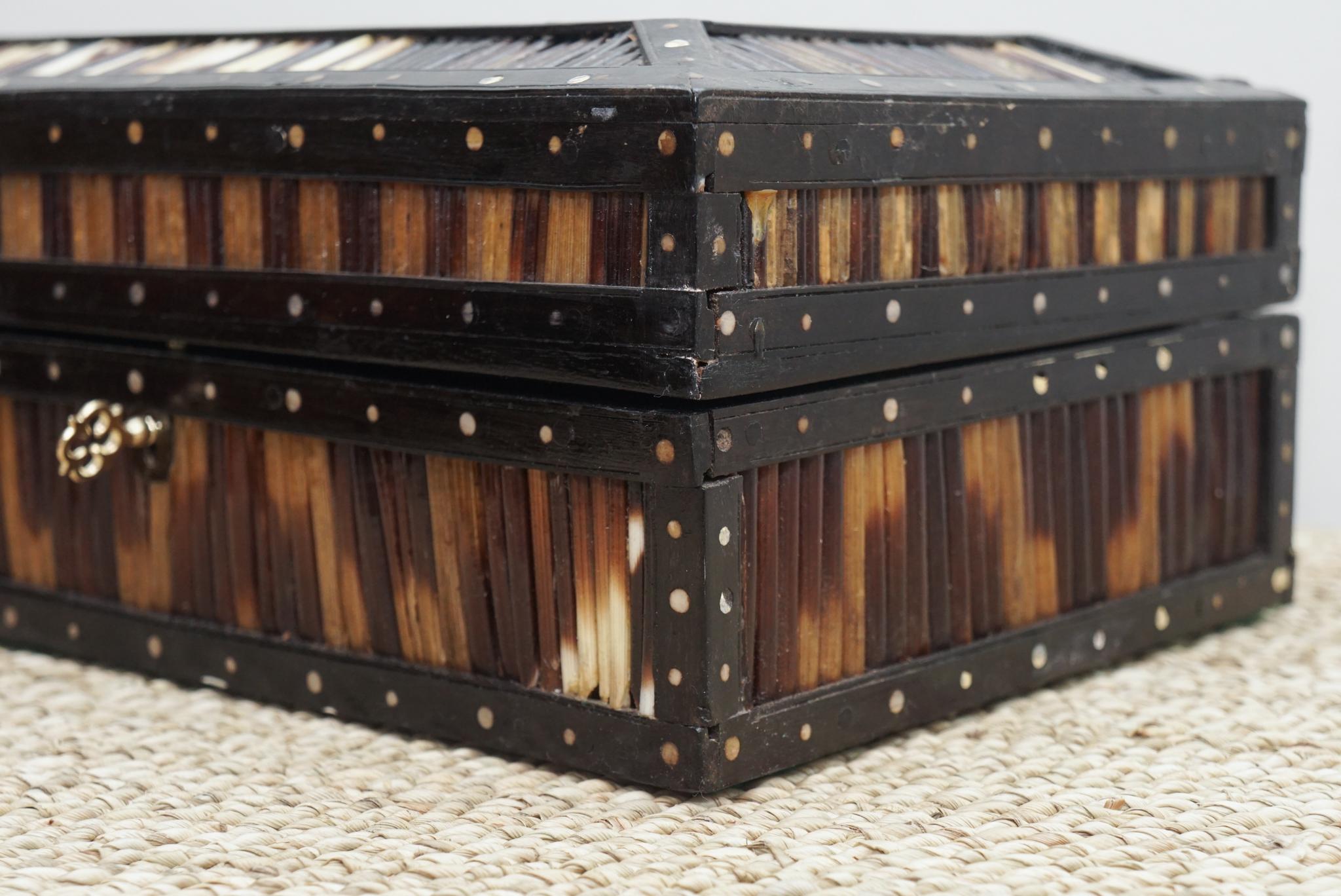 Rosewood Tea Caddy with Ebony, Ivory and Porcupine Quill Detailing In Good Condition For Sale In Hudson, NY