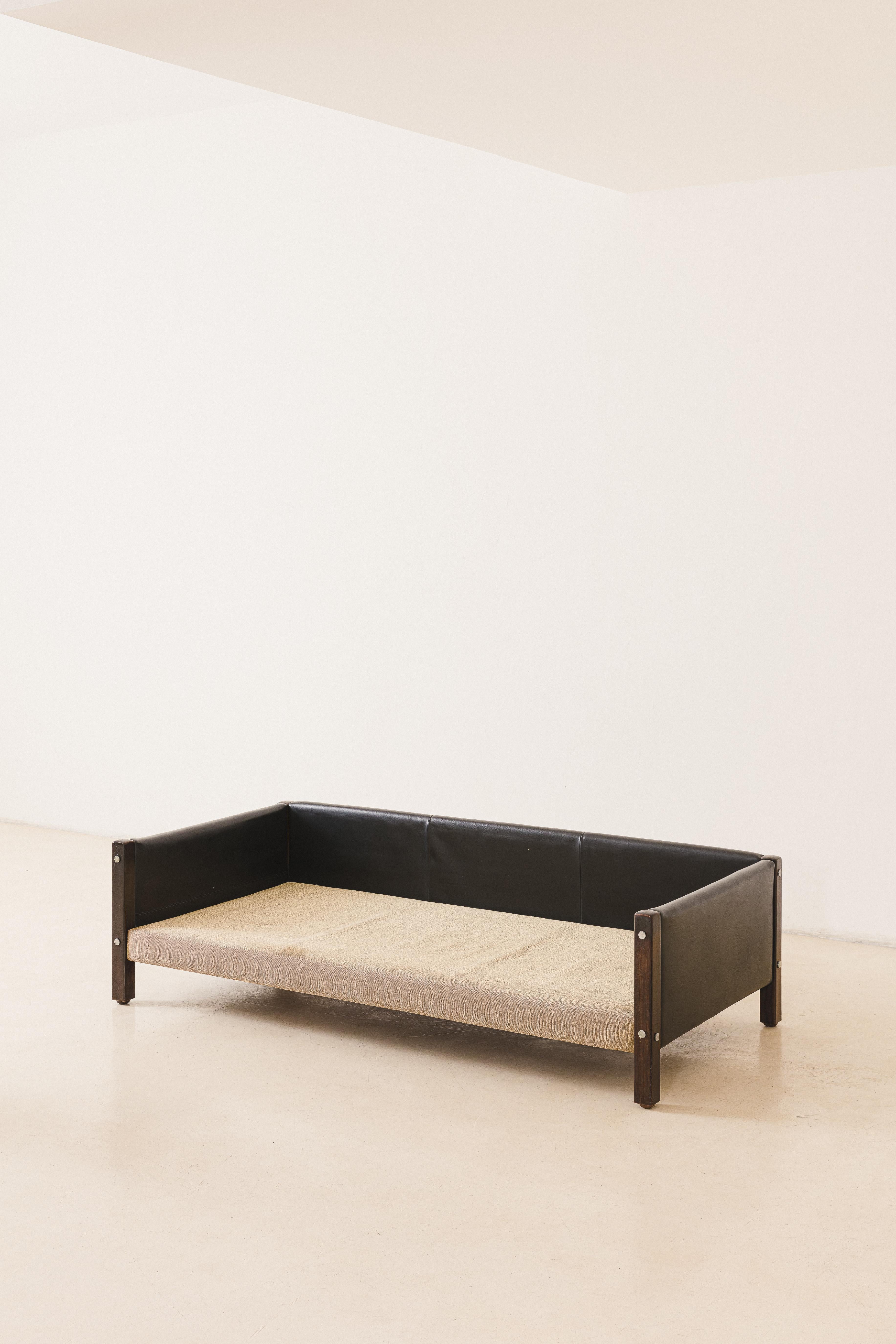 Rosewood Three-Seat Millor Sofa, Sergio Rodrigues Modern Design, Brazil, 1960s For Sale 1
