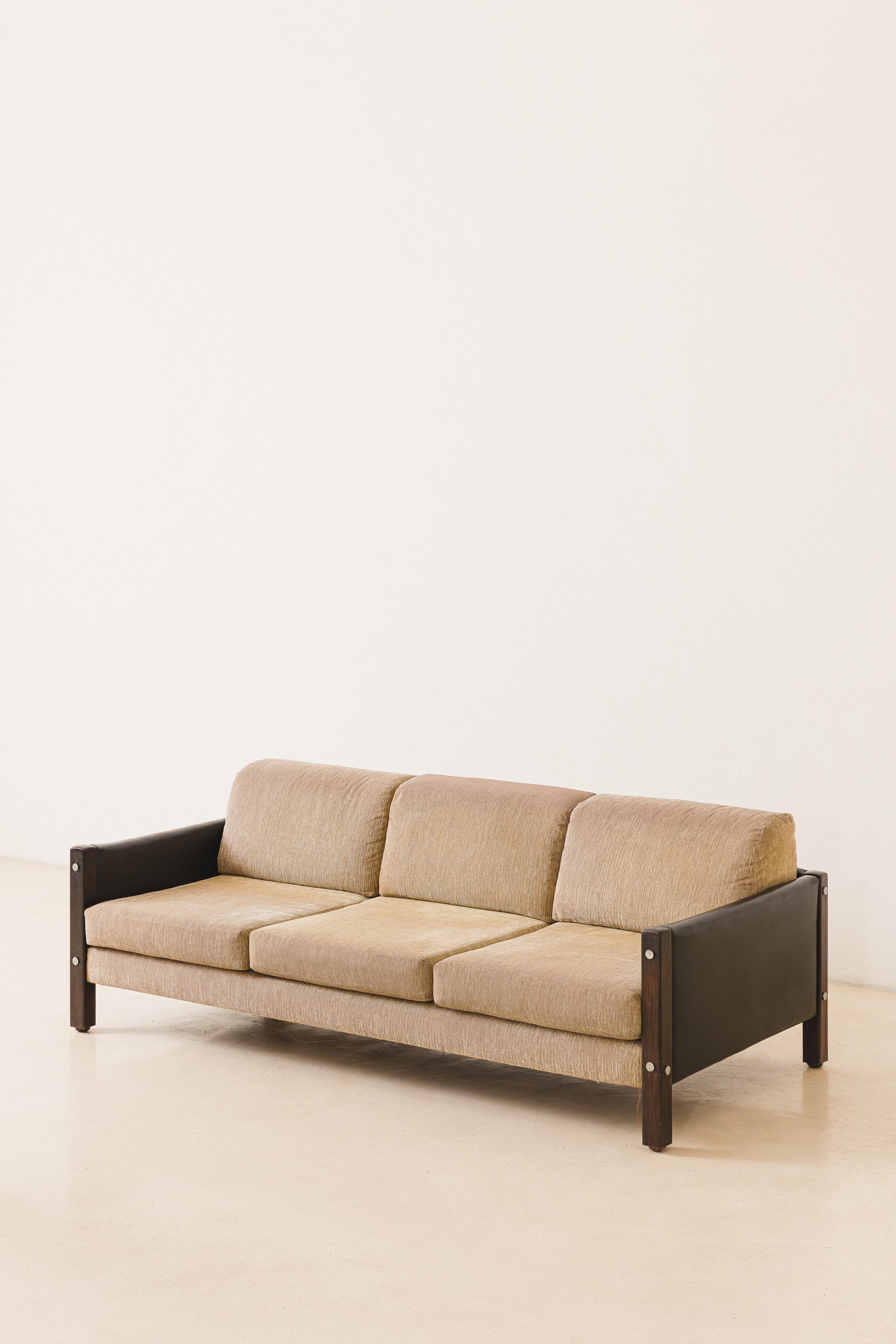 Dreisitziges Millor-Sofa aus Palisanderholz, Sergio Rodrigues Modernes Design, Brasilien, 1960er Jahre (Moderne der Mitte des Jahrhunderts) im Angebot