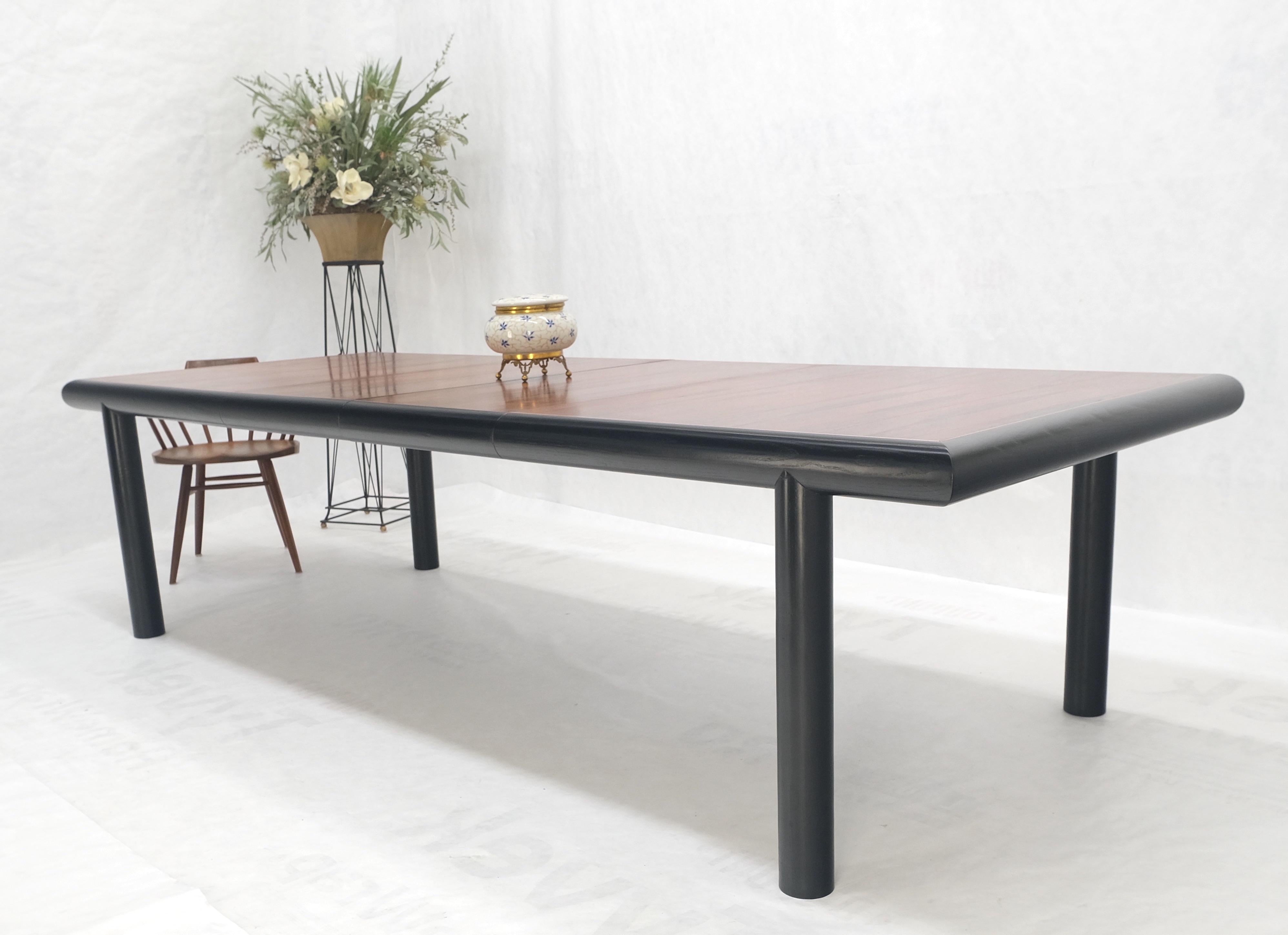 Plateau en bois de rose Base en laque noire Pieds massifs en forme de cylindre Table de salle à manger MINT ! en vente 6