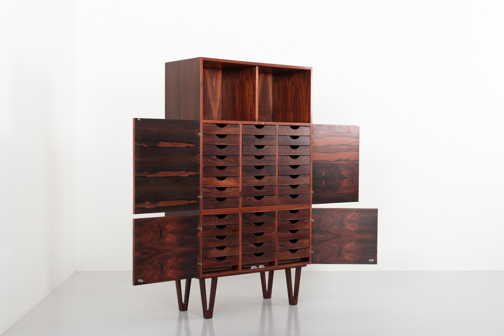 Rosewood Trol Cabinet by Ib Kofod-Larsen for Seffle Möbelfabrik, Sweden, 1950s For Sale 3