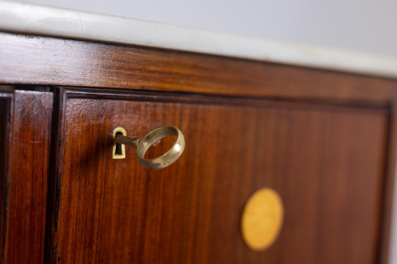 Credenza 
