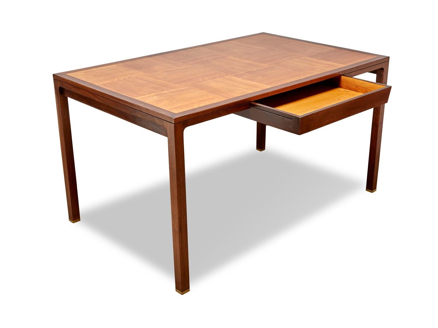 Rosewood Walnut Writing Desk by Edward Wormley for Dunbar In Excellent Condition In Los Angeles, CA