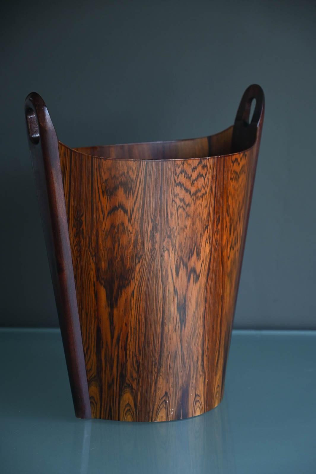 Rosewood Wastebasket by Eniar Barnes for P.S. Heggen Norway, ca. 1960 For Sale 4