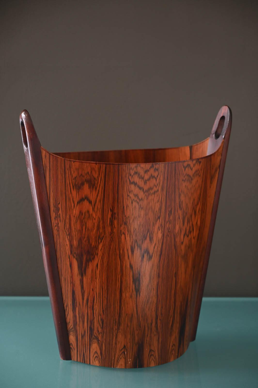 Rosewood Wastebasket by Eniar Barnes for P.S. Heggen Norway, ca. 1960 In Good Condition For Sale In Costa Mesa, CA