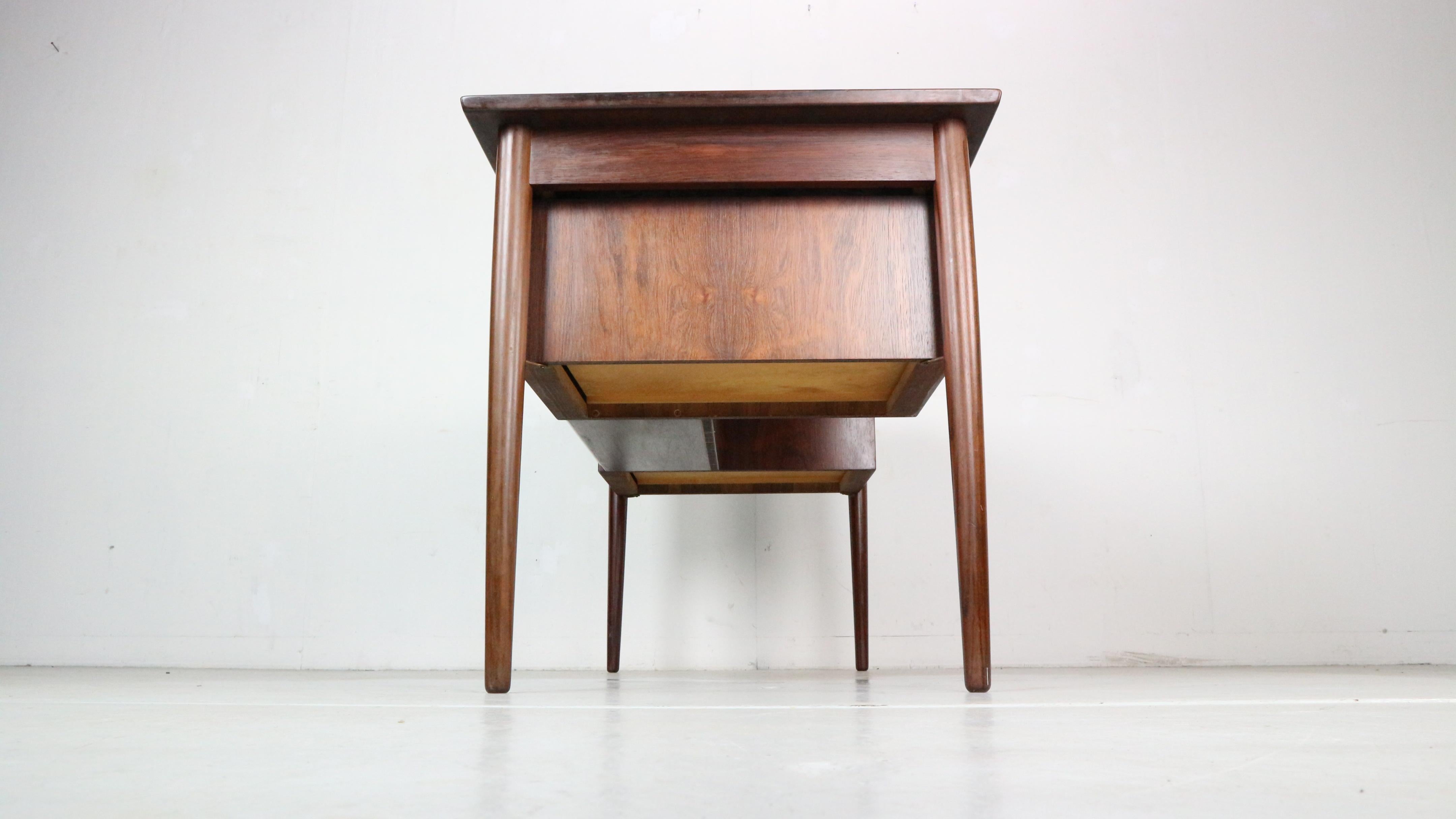 Schreibtisch aus Palisanderholz mit Bücherregal, dänisches Design (Mitte des 20. Jahrhunderts) im Angebot