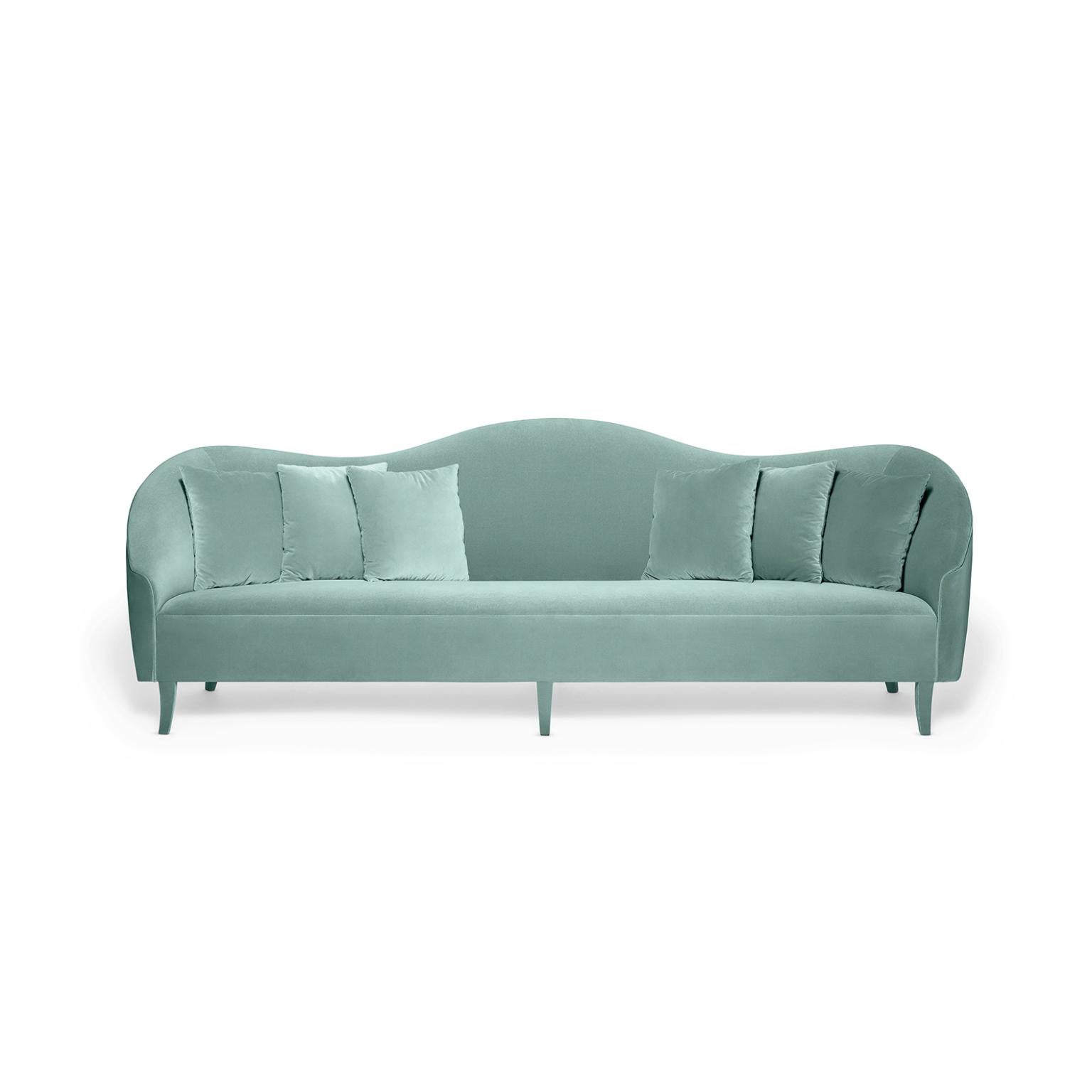 Rosie 280 Sofa by Munna
Dimensions : D 98 x L 280 x H 100 cm. SH : 48 cm.
MATERIAL : Bois, mousse et rembourrage.
Finition : Velours de coton, ref. Œuf de canard vert, CV19.

Disponible dans tous les tissus Munna, à l'exception de la soie sauvage.