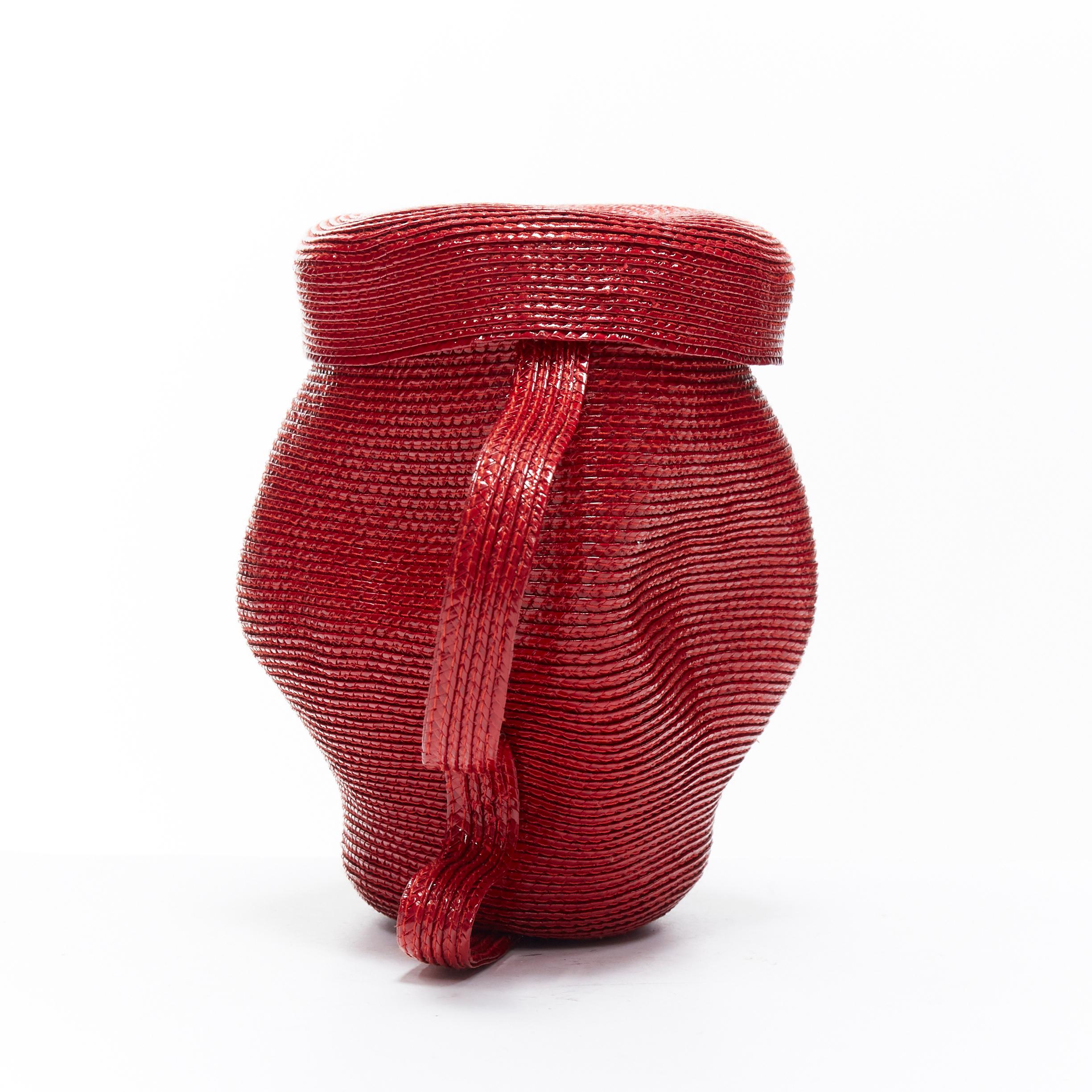 Red ROSIE ASSOULIN red lacquered woven raffia top lid Jug small novelty clutch bag