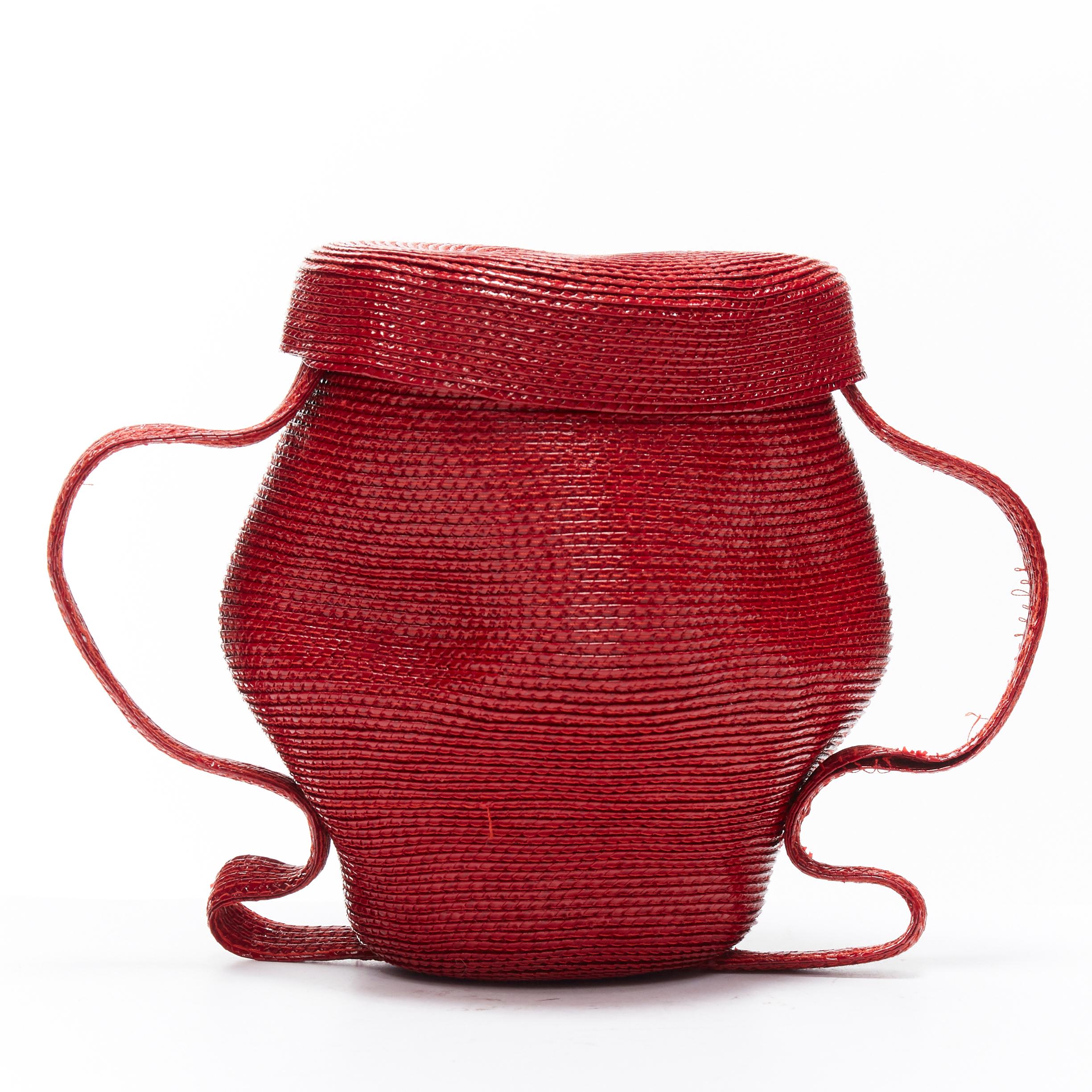 ROSIE ASSOULIN red lacquered woven raffia top lid Jug small novelty clutch bag In Good Condition In Hong Kong, NT