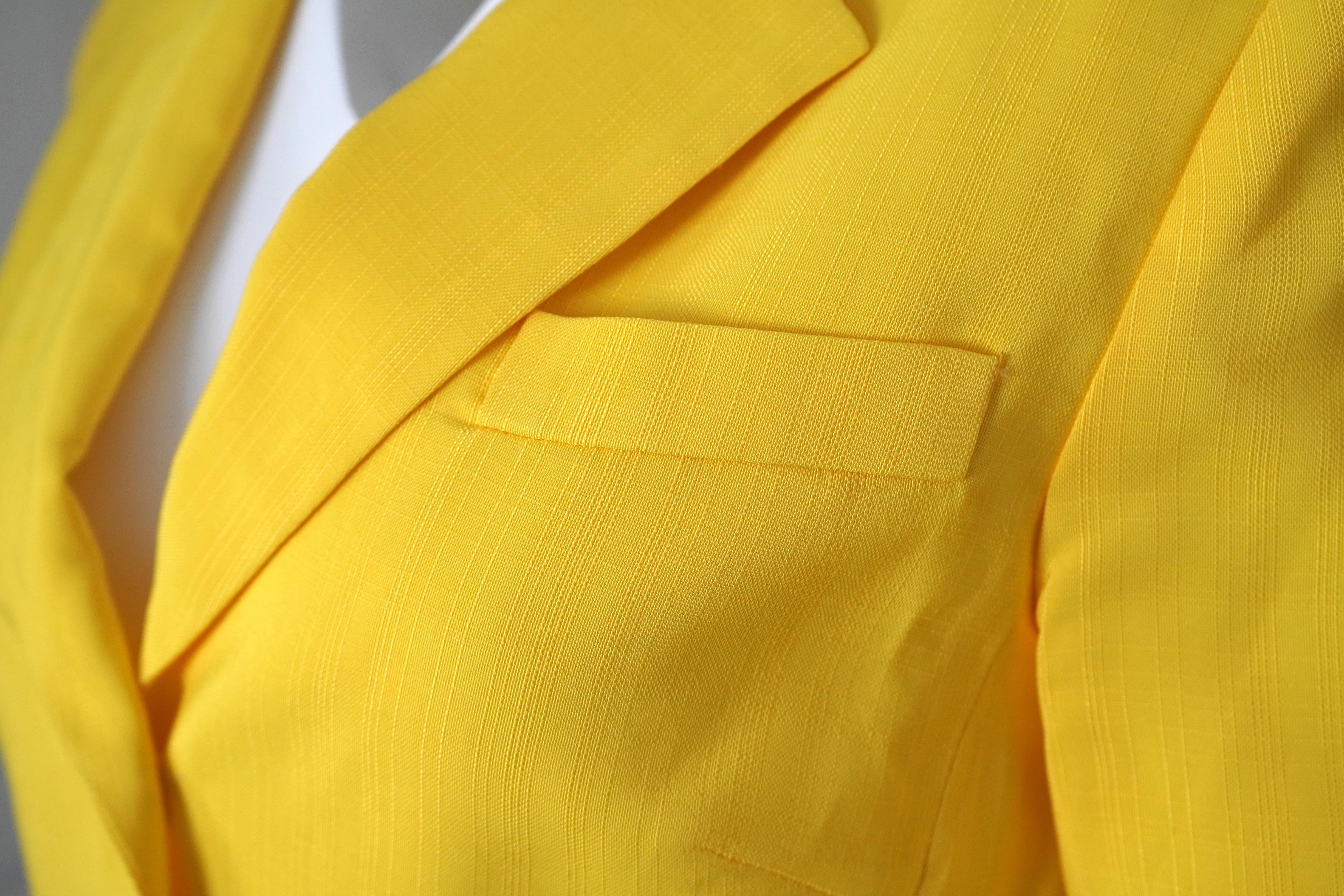 Rosie Assoulin Sun yellow Blazer, Size 6 In Excellent Condition For Sale In Beverly Hills, CA
