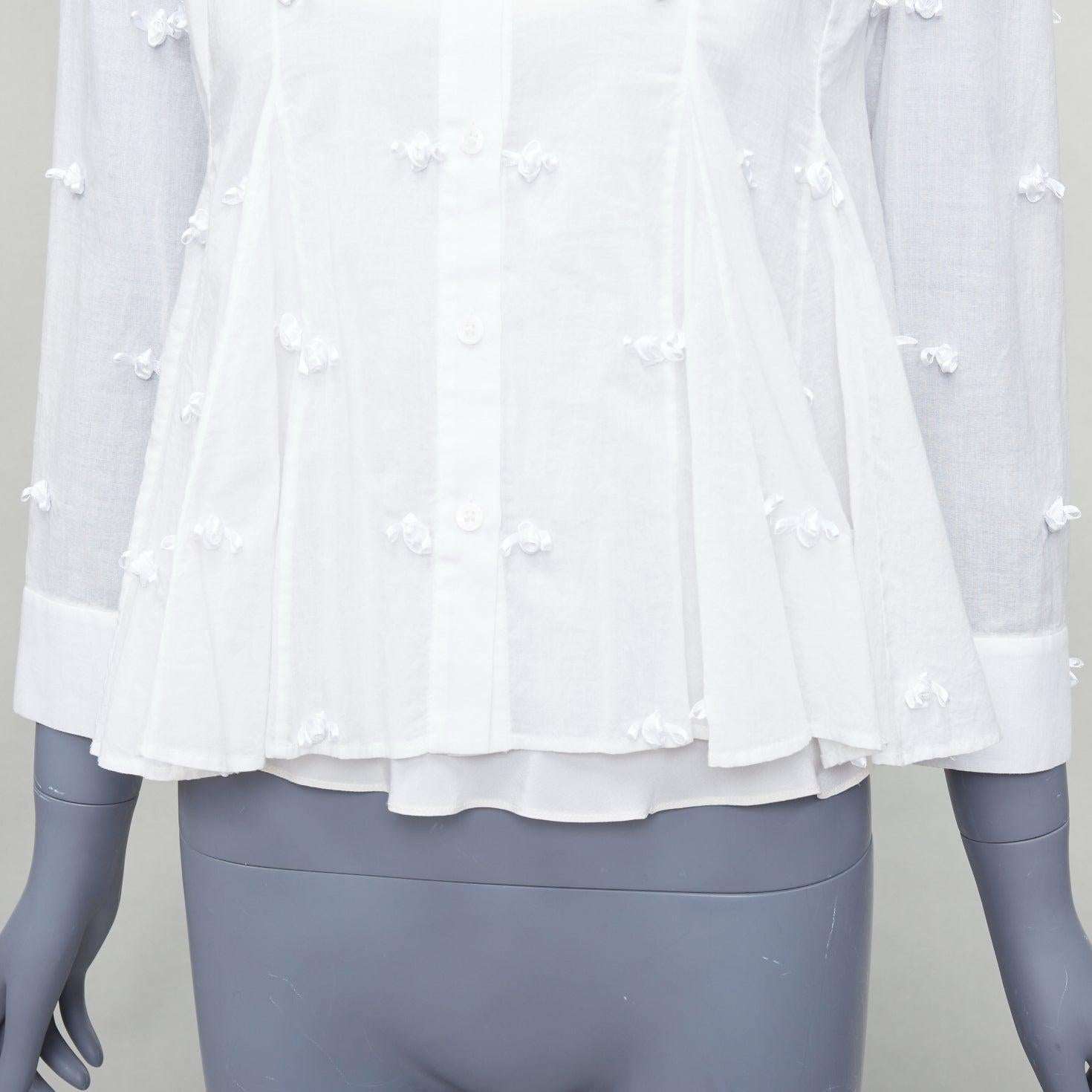 ROSIE ASSOULIN white cotton floral applique cream silk lined top S
Reference: LNKO/A02400
Brand: Rosie Assoulin
Material: Cotton
Color: White
Pattern: Solid
Closure: Button
Lining: Cream Silk
Extra Details: Silk lining can be worn seperately.
Made
