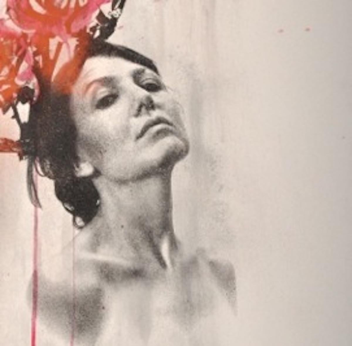 Blood Rose, Rosie Emerson, Zeitgenössischer Siebdruck, figürliche Kunst  im Angebot 1