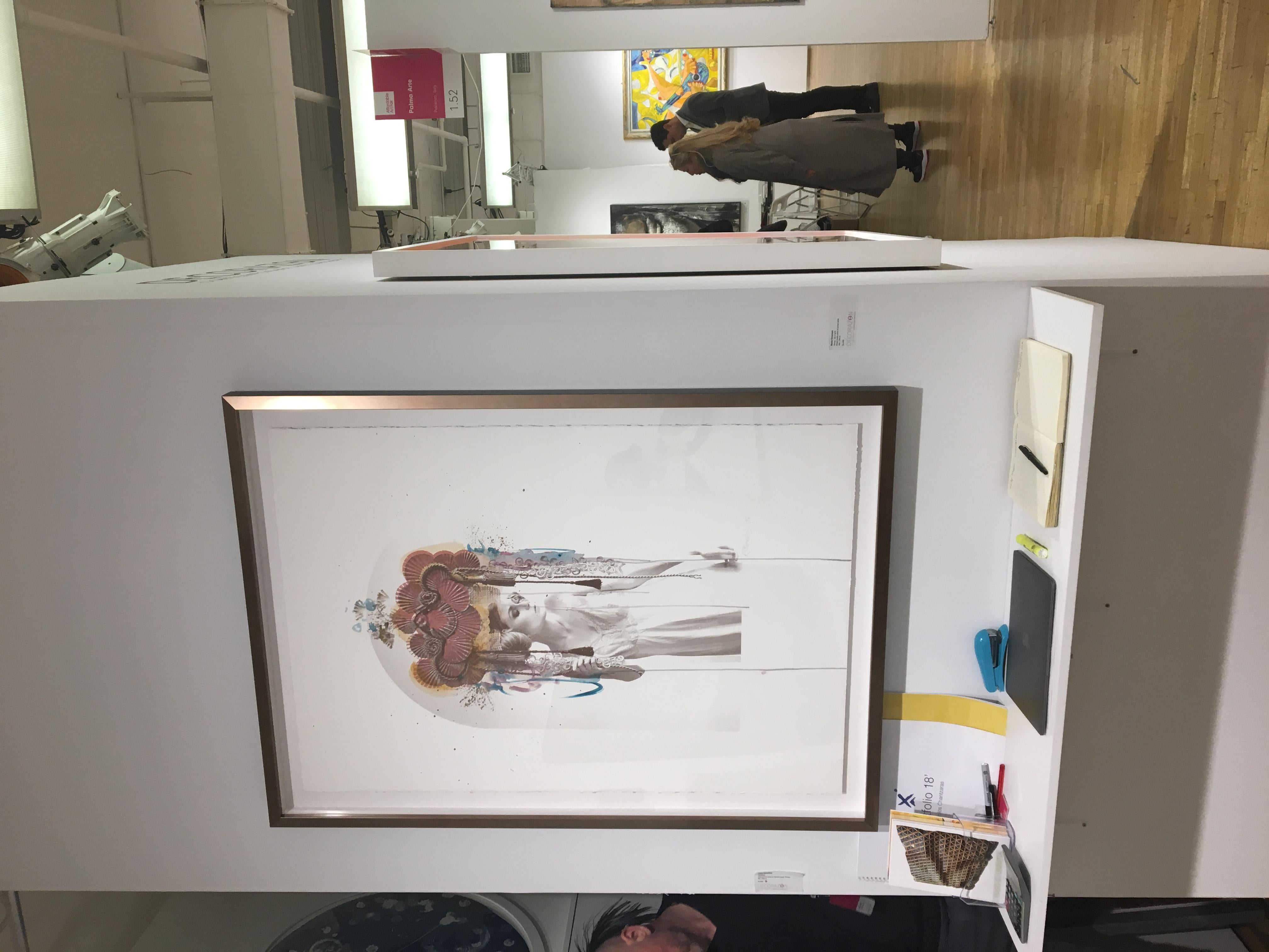 Venus von Rosie Emerson, handbemalter Seidenschirm, sexy Porträtfotografie im Angebot 8