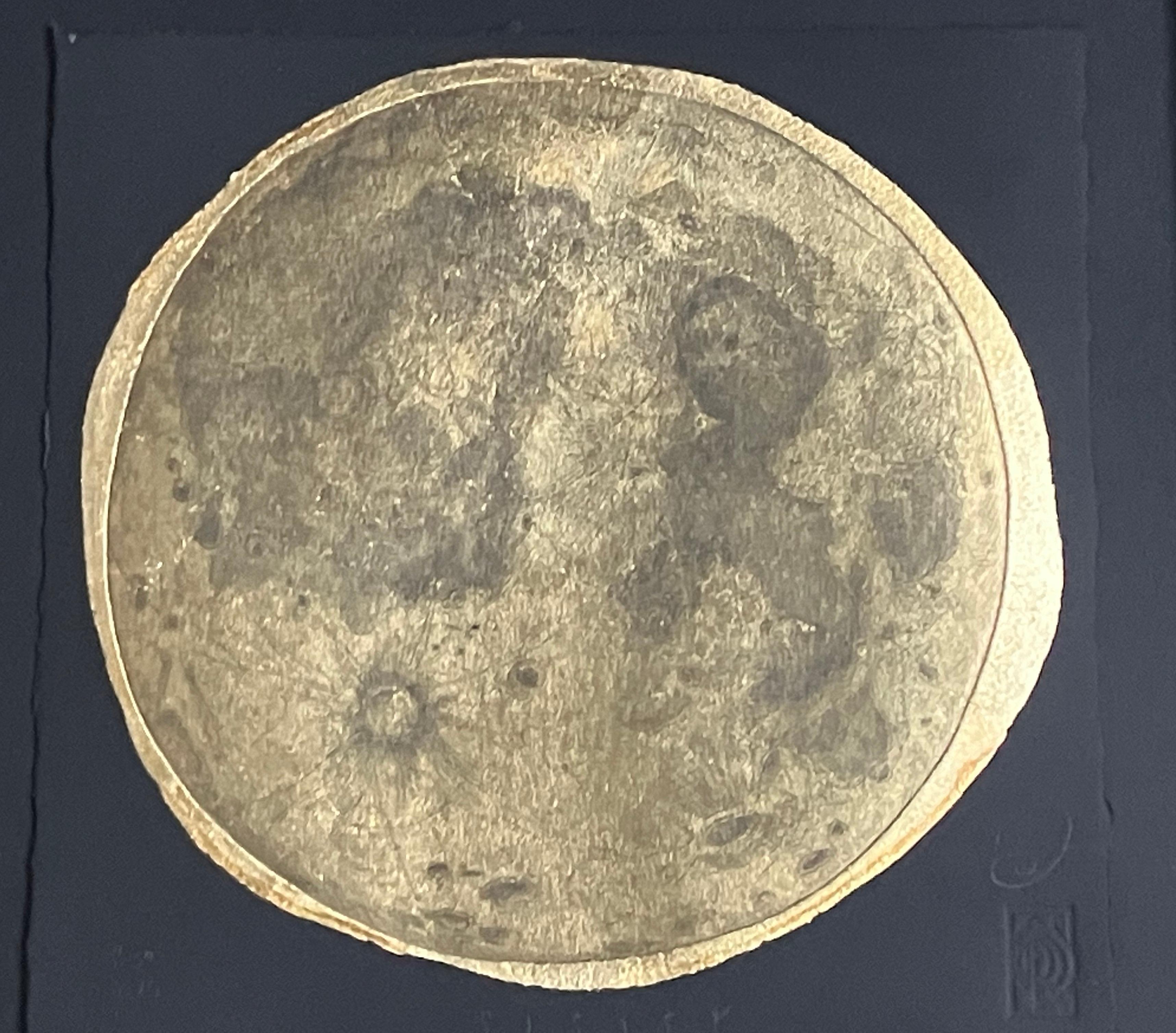 Hermana,  Un retrato de la Luna' , Aguafuerte firmado c2021 - Print de Rosie McLay