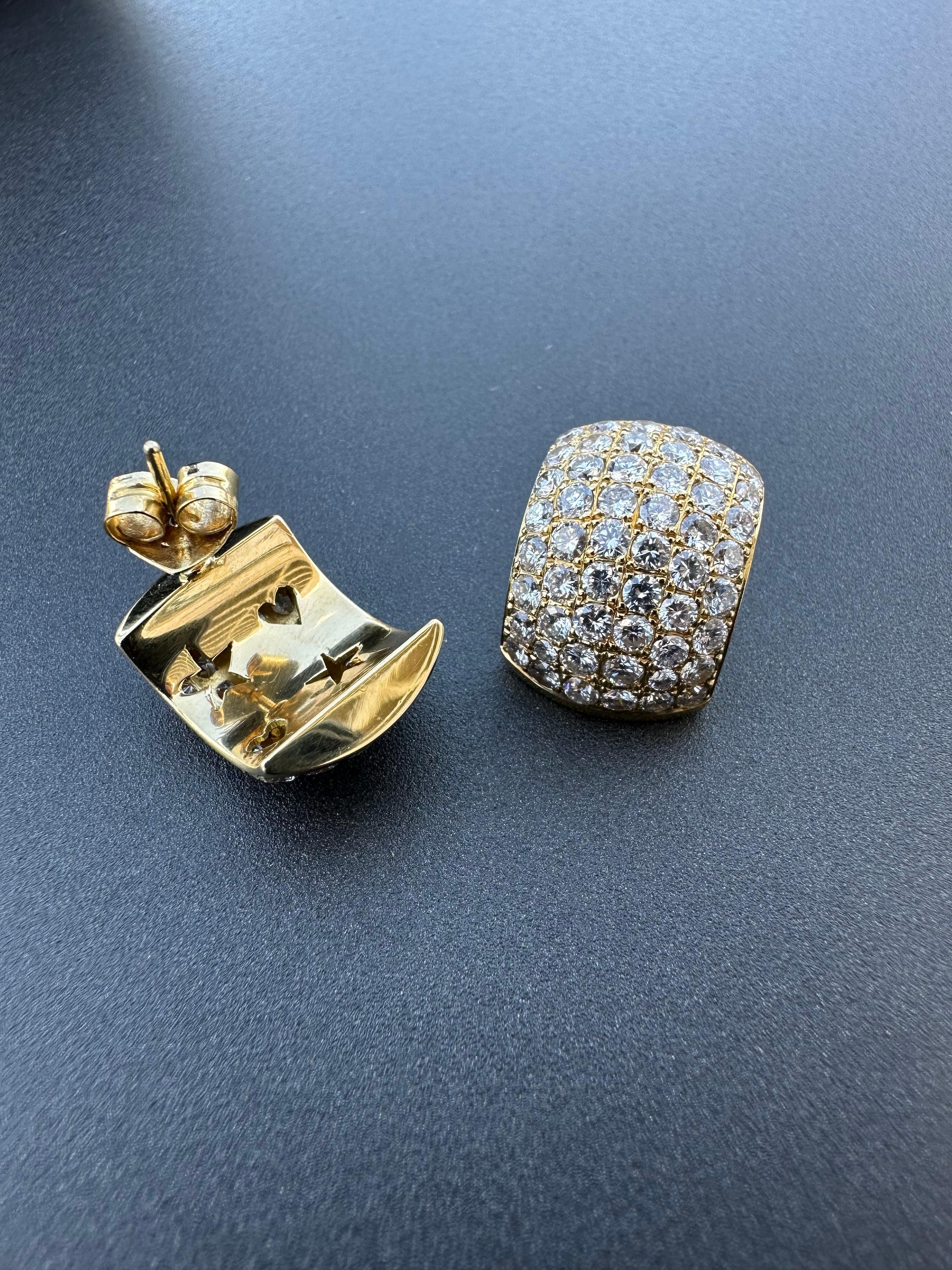5.63 Carat Diamond Hoop Earrings Set in Yellow Gold For Sale 1