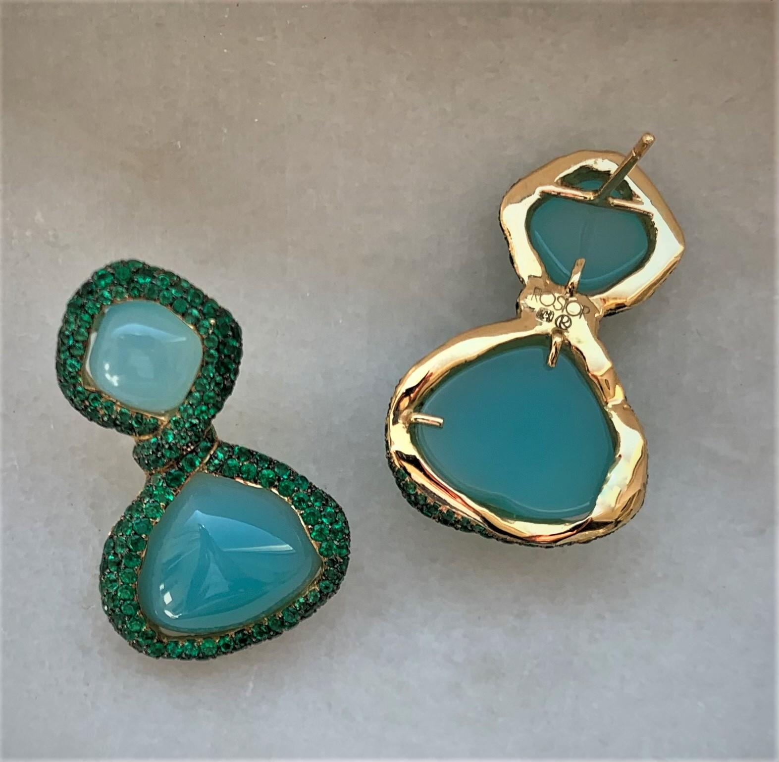 Cabochon Rosior one-off Chalcedony and Emerald Drop Earrings set in Yellow Gold