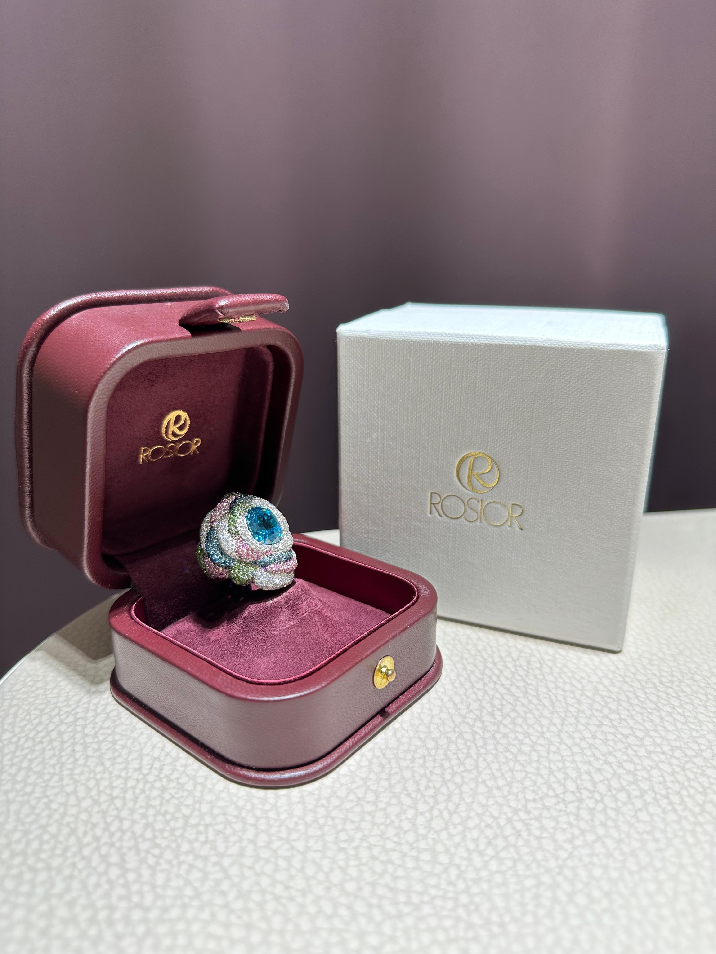Contemporary Blue Zircon and Diamond Cocktail Ring Set in White Gold For Sale 1