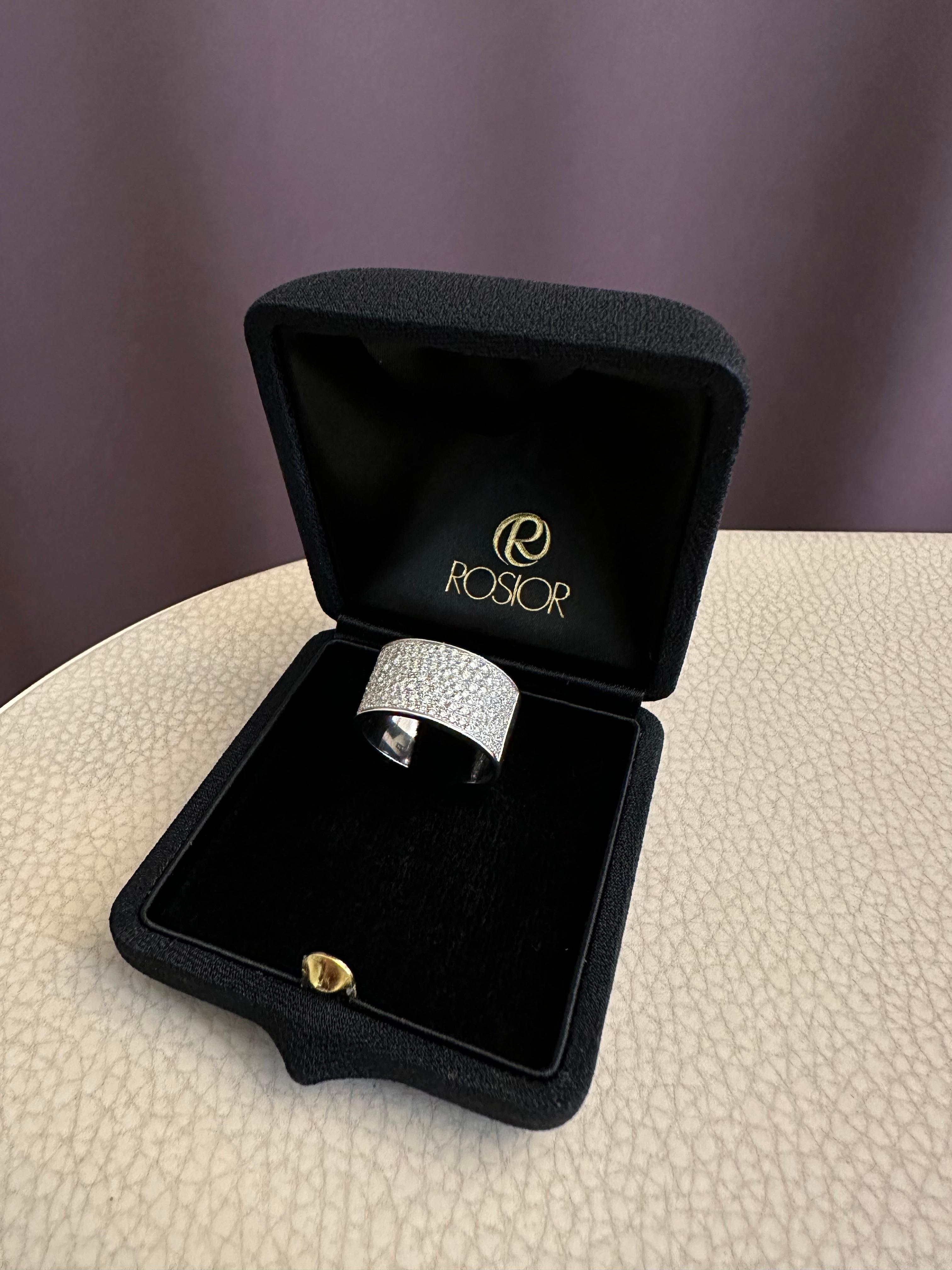 Contemporary Diamond Band Ring Set in Weißgold (Rundschliff) im Angebot