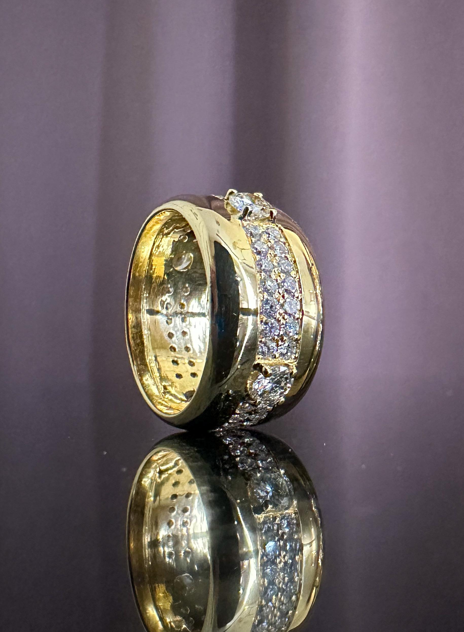 Contemporary Diamond Cocktail Ring set in Yellow Gold For Sale at 1stDibs