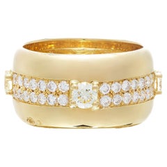 Anello da cocktail con diamante contemporaneo in oro giallo
